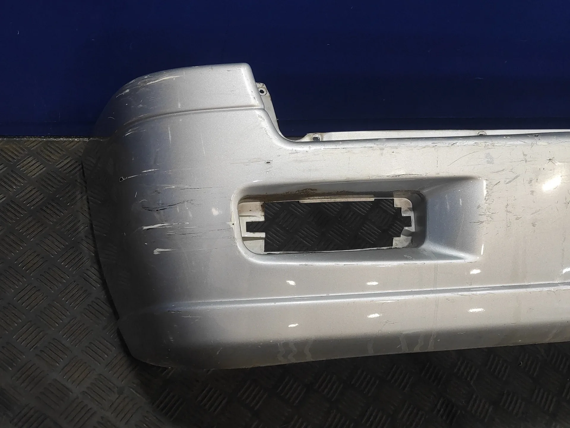 Paragolpes Trasero para Mitsubishi Space Runner (N60)