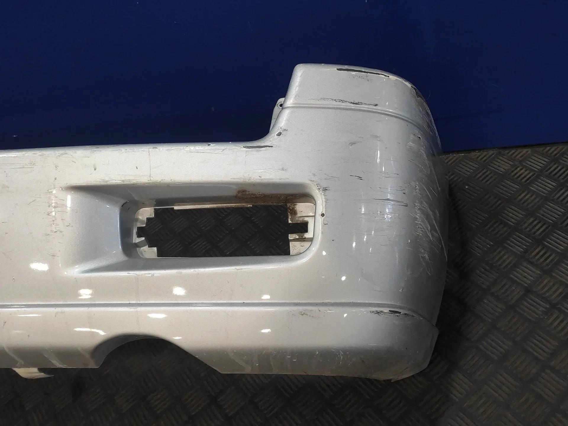Paragolpes Trasero para Mitsubishi Space Runner (N60)