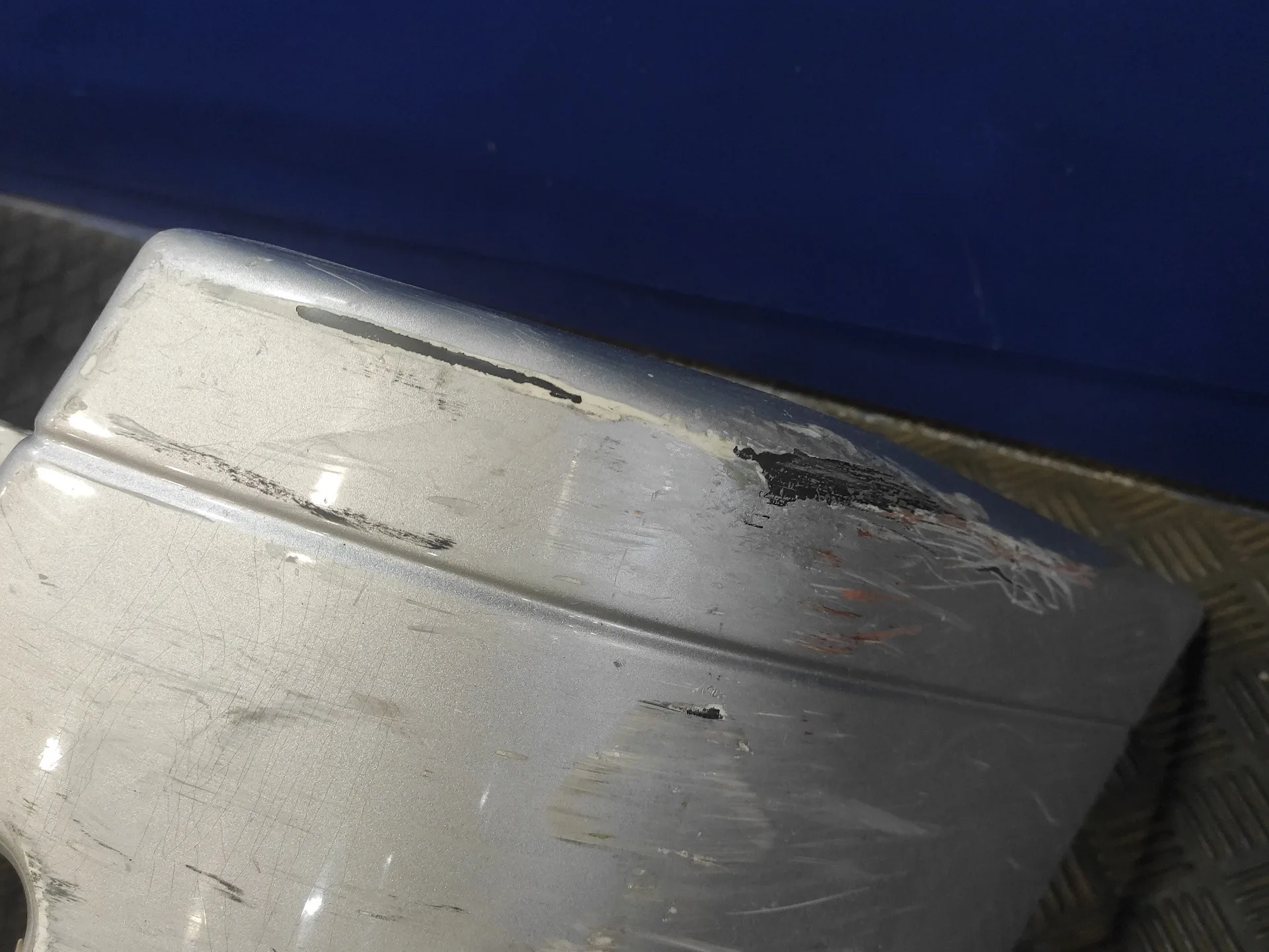 Paragolpes Trasero para Mitsubishi Space Runner (N60)