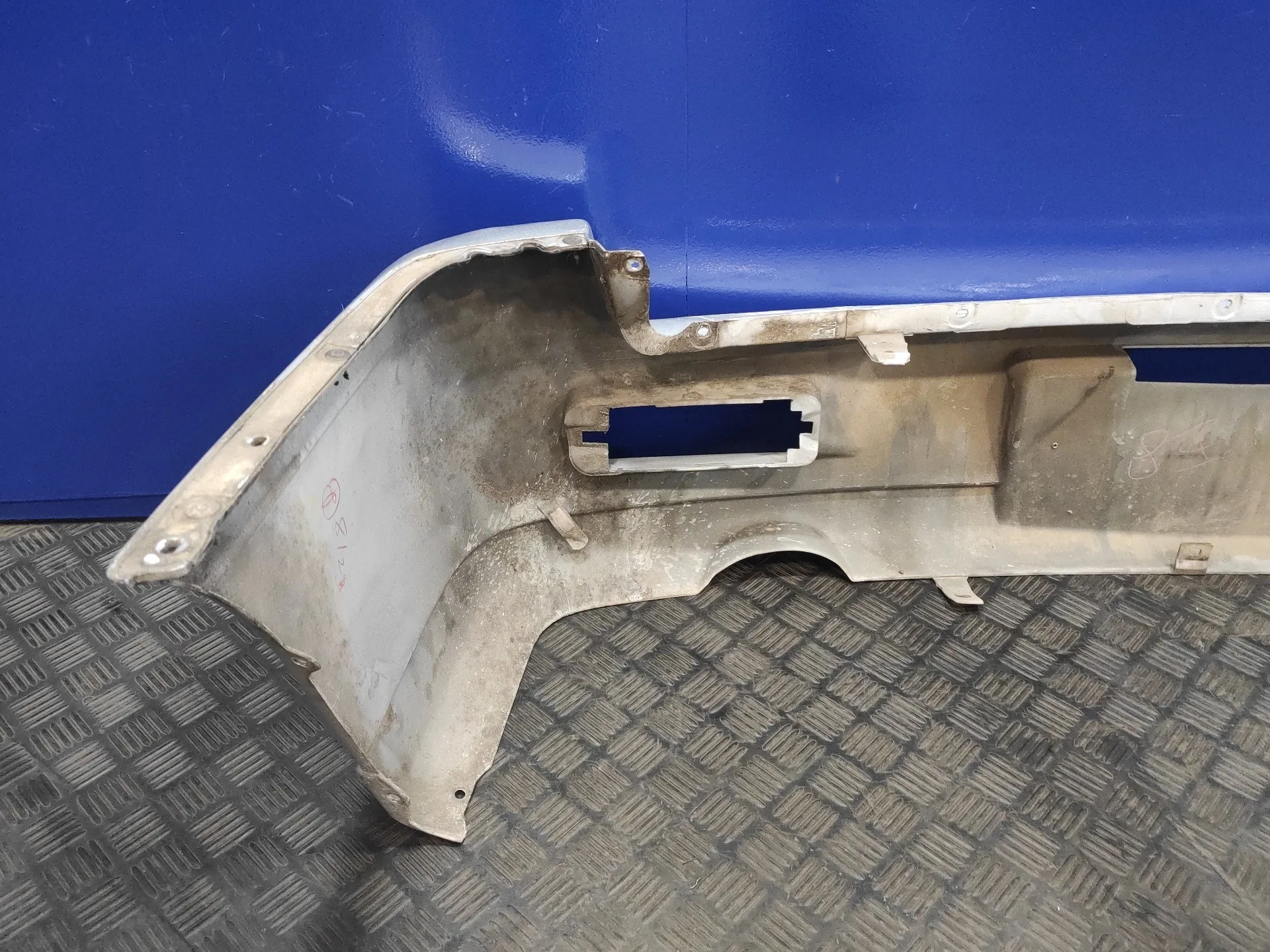 Paragolpes Trasero para Mitsubishi Space Runner (N60)