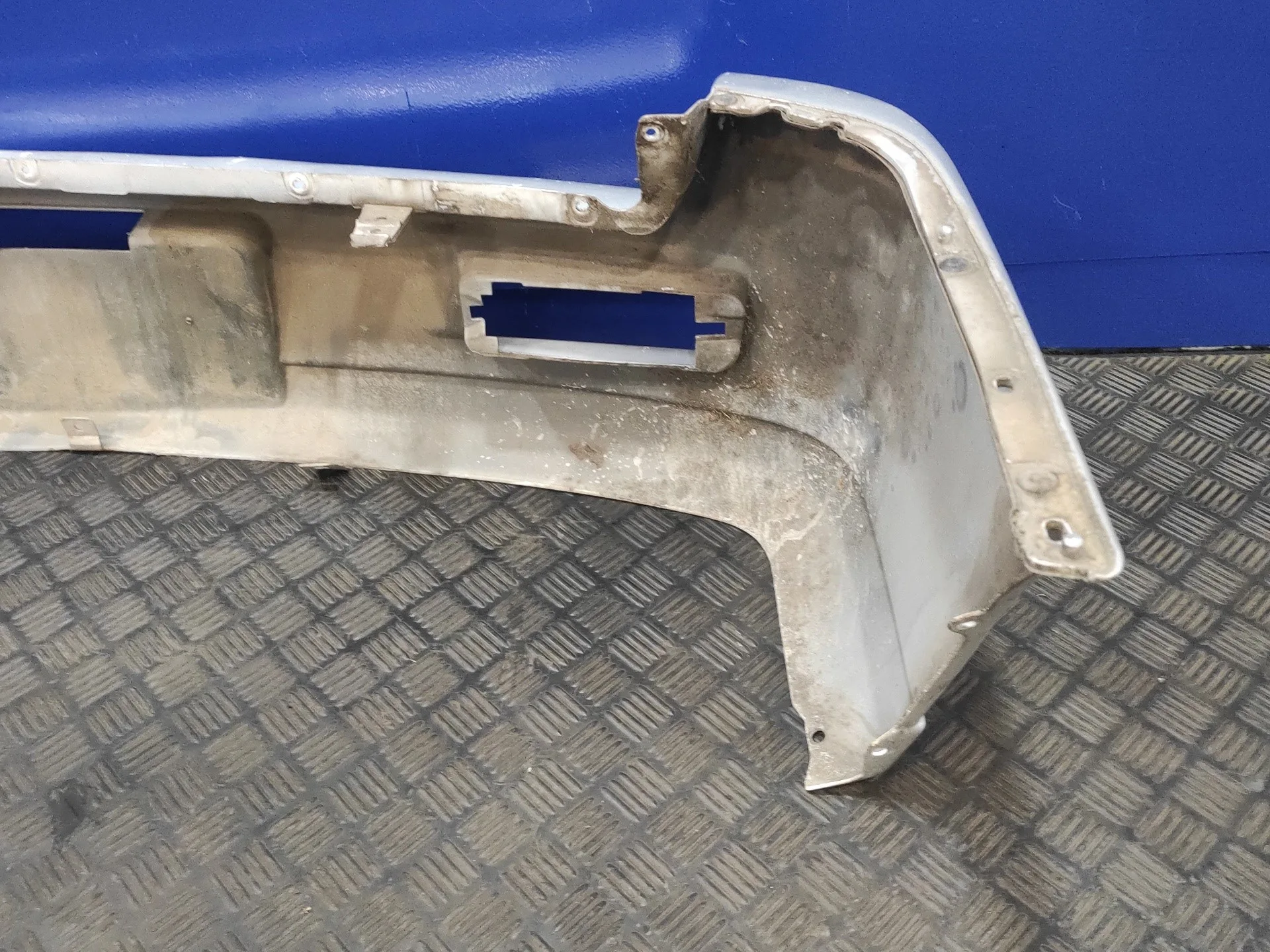 Paragolpes Trasero para Mitsubishi Space Runner (N60)