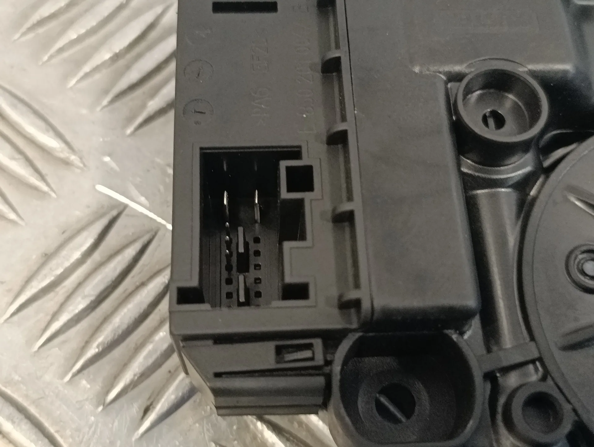 Motor Elevalunas Trasero Izquierdo para Volkswagen Polo (6R1)