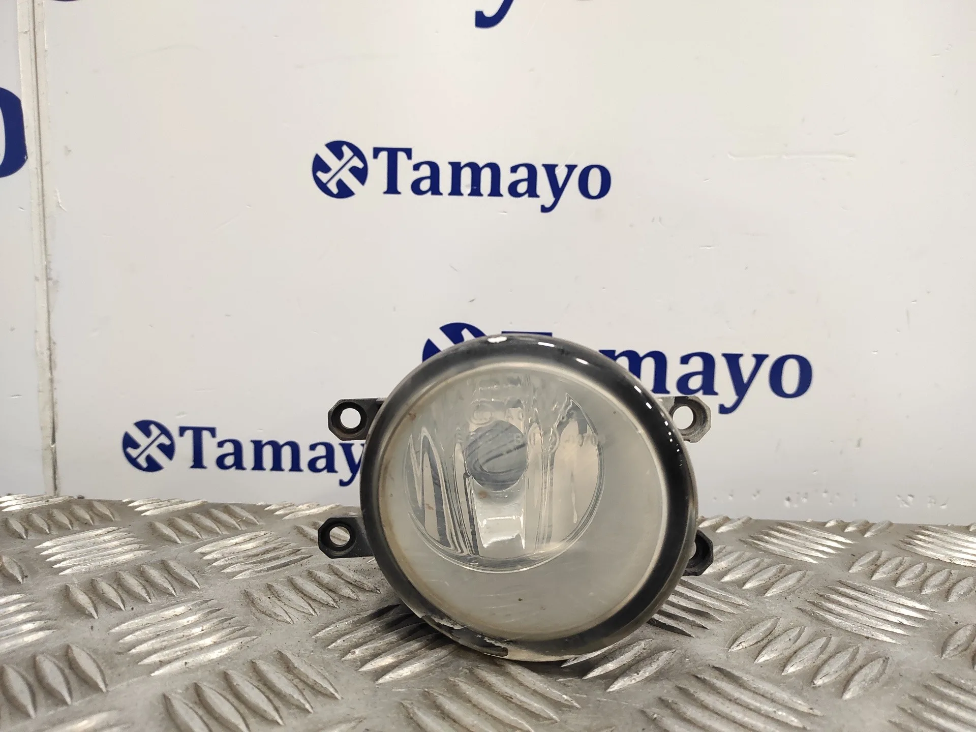 Faro Antiniebla Derecho para Toyota Avensis (T27)