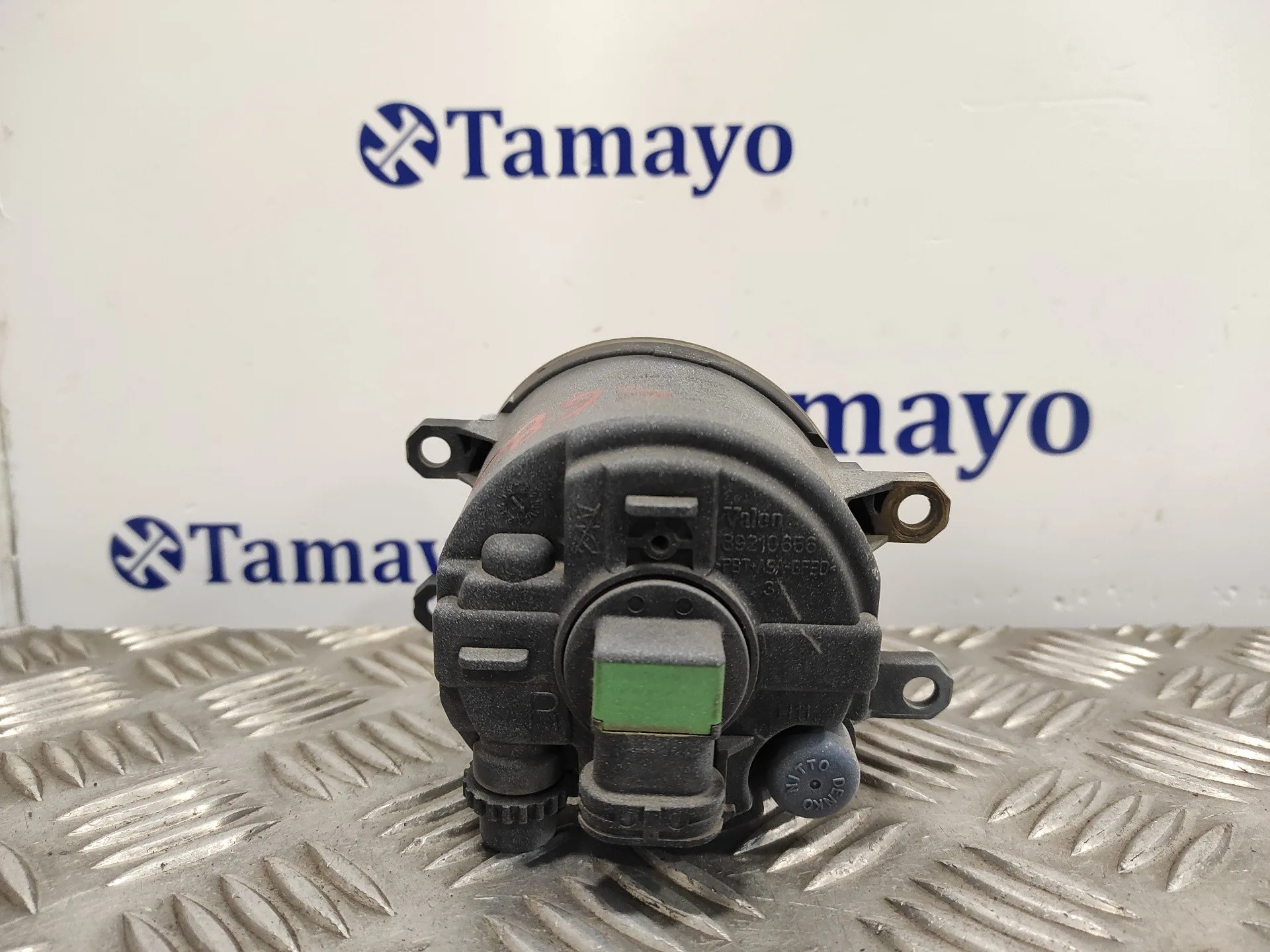 Faro Antiniebla Derecho para Toyota Avensis (T27)