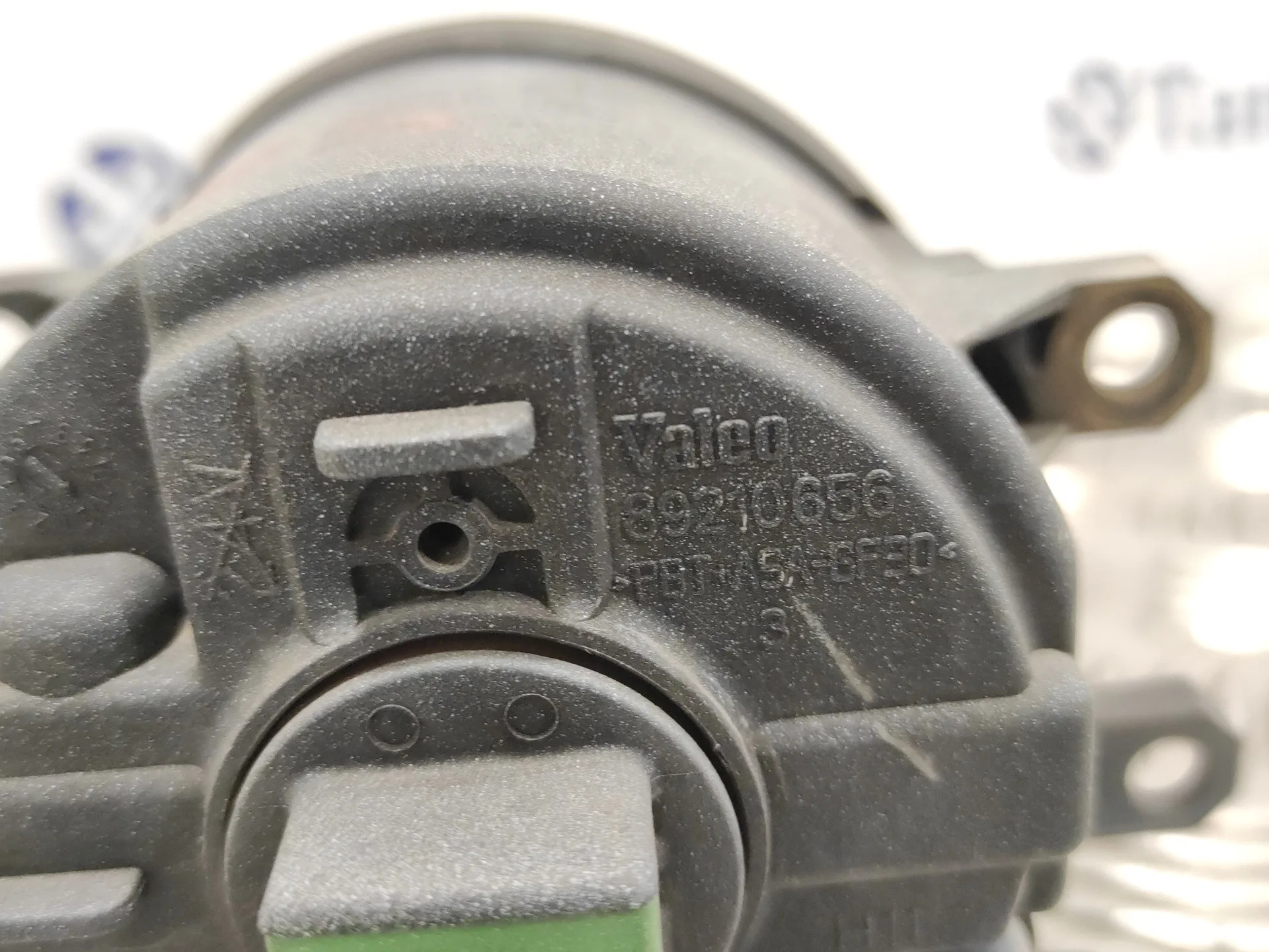 Faro Antiniebla Derecho para Toyota Avensis (T27)
