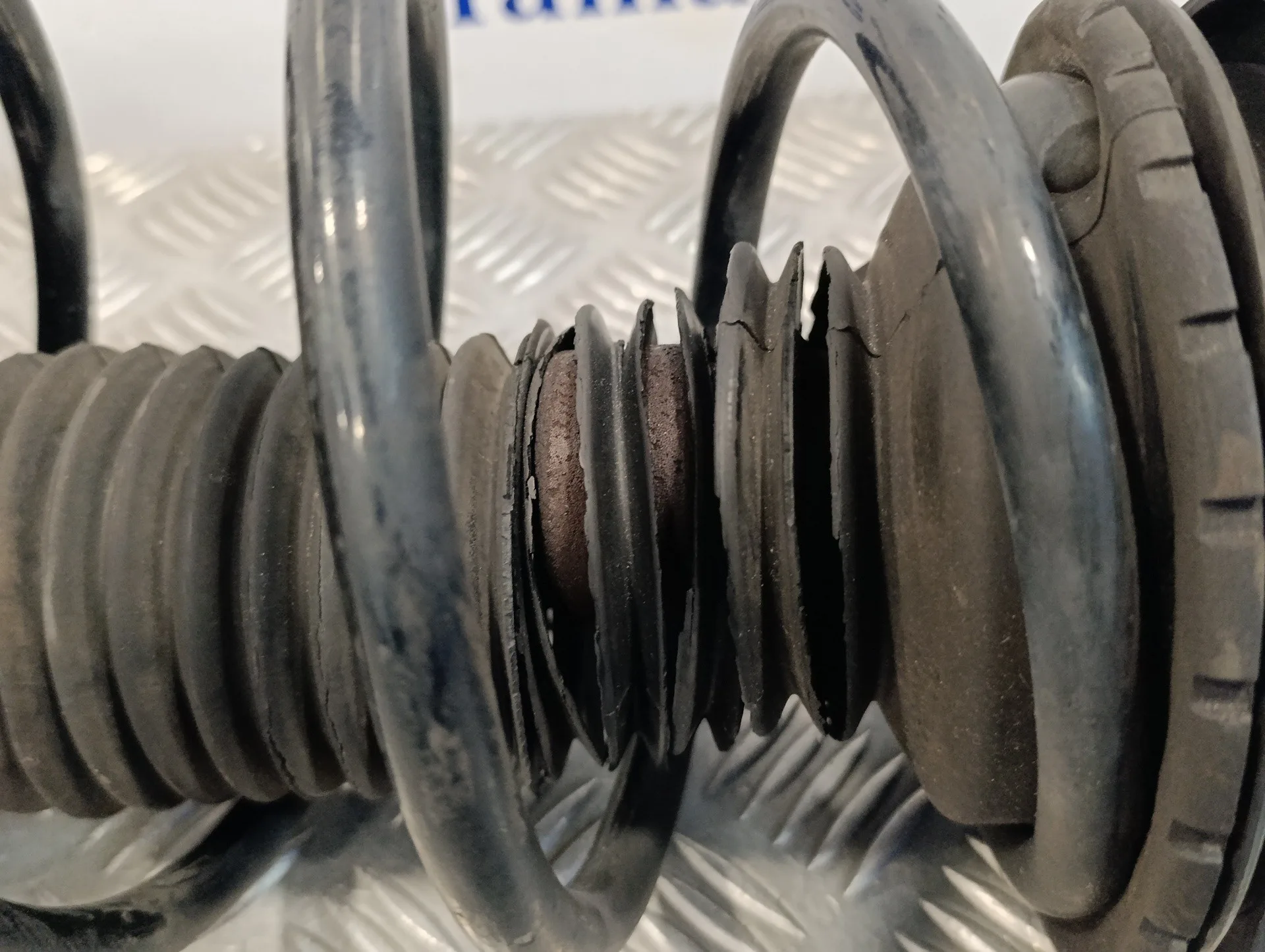 Amortiguador Delantero Izquierdo para Toyota Prius (Nhw30)
