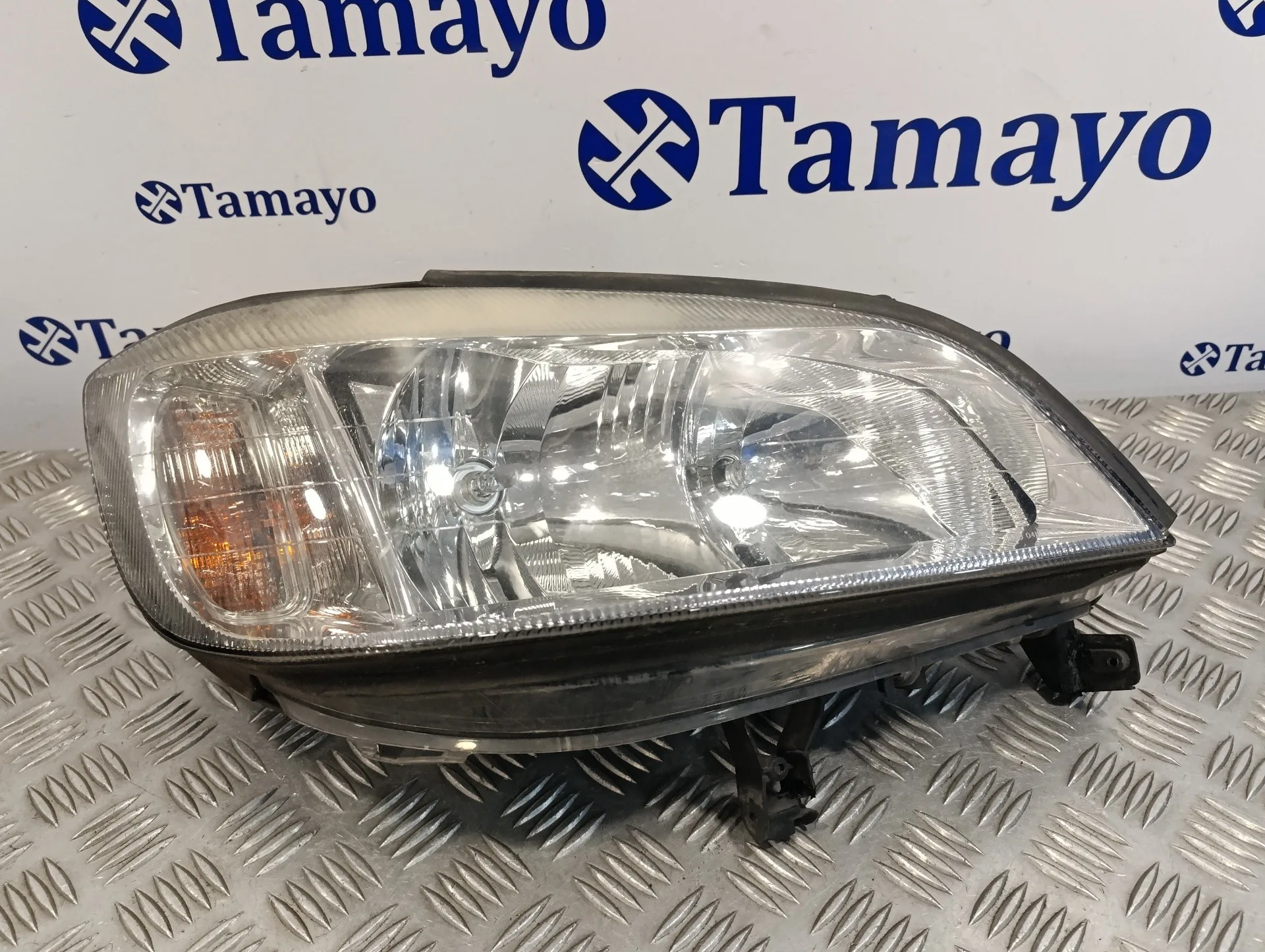 Faro Derecho para Opel Zafira A
