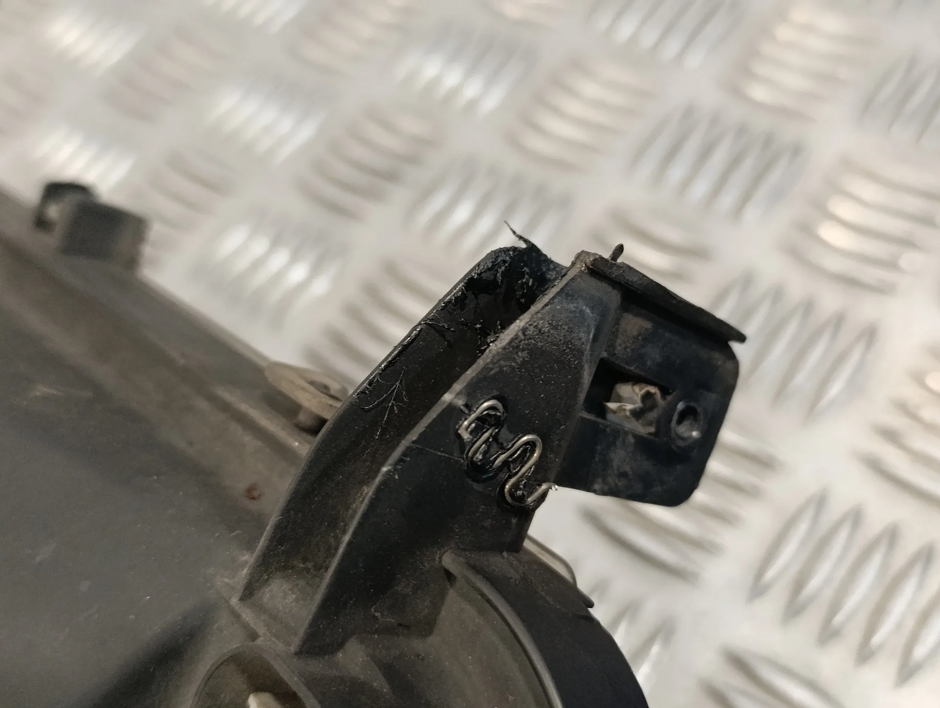 Faro Derecho para Opel Zafira A