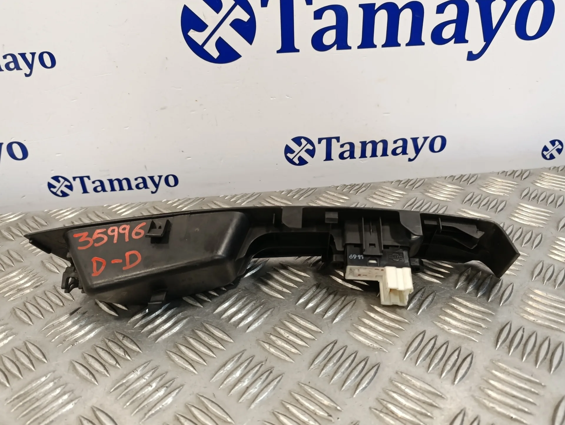 Mando Elevalunas Delantero Derecho para Nissan Micra (K12E)