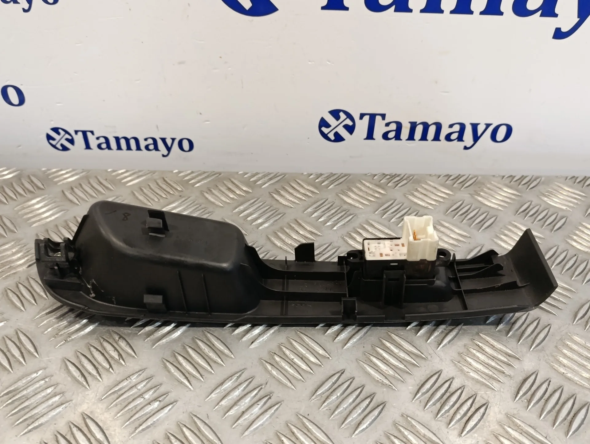 Mando Elevalunas Delantero Derecho para Nissan Micra (K12E)
