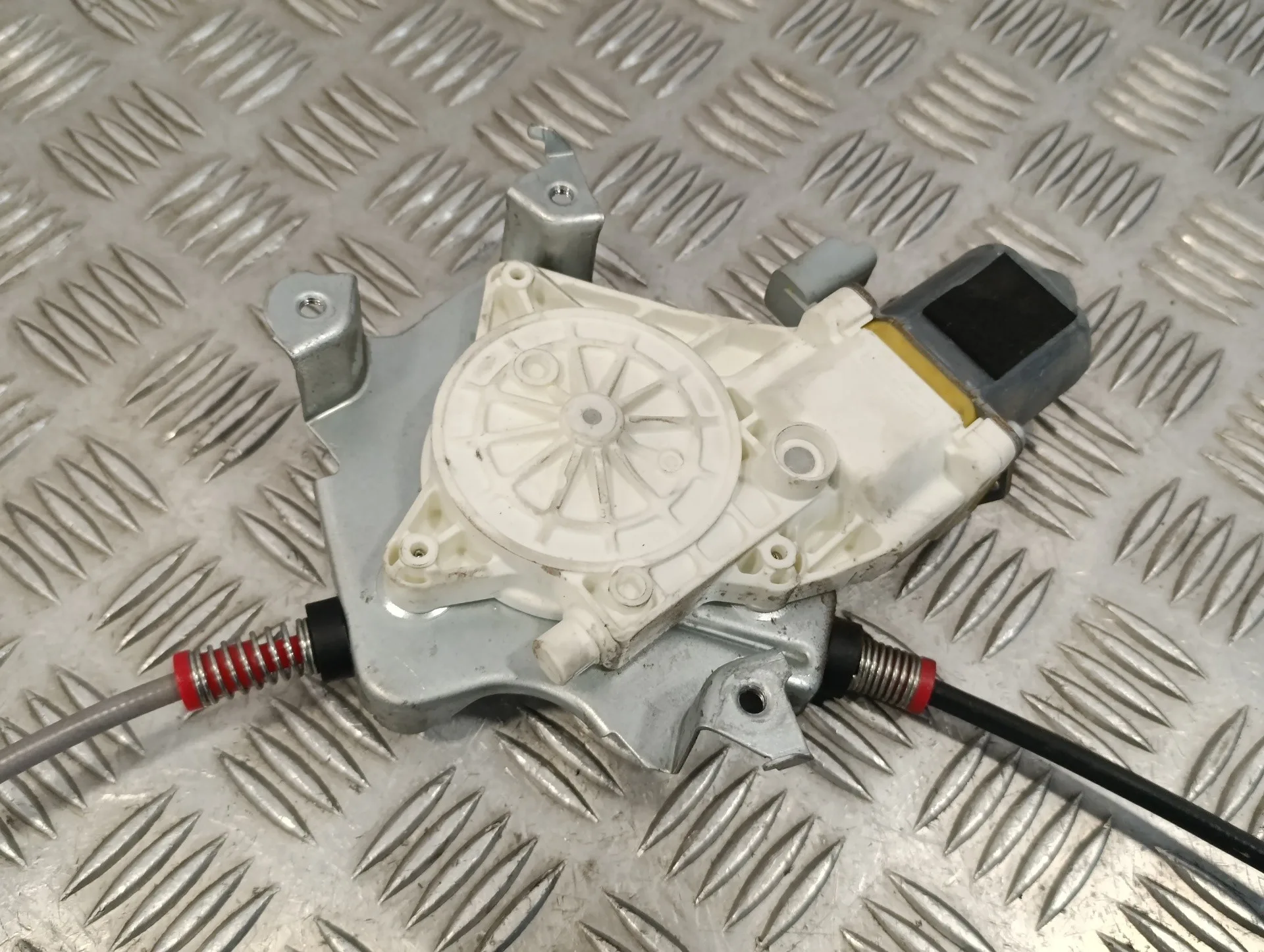 Elevalunas Delantero Derecho para Nissan Micra (K12E)