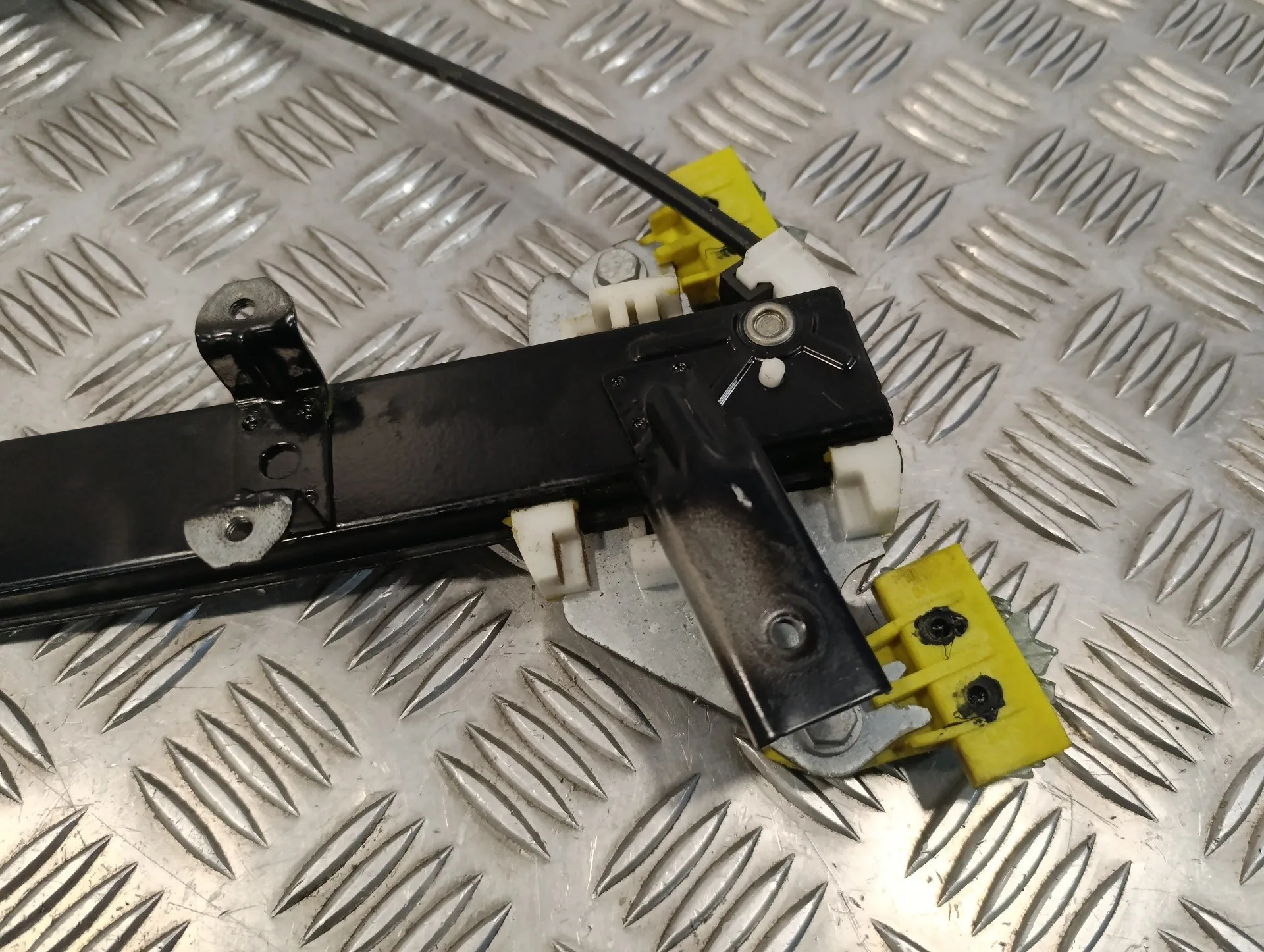 Elevalunas Delantero Derecho para Nissan Micra (K12E)