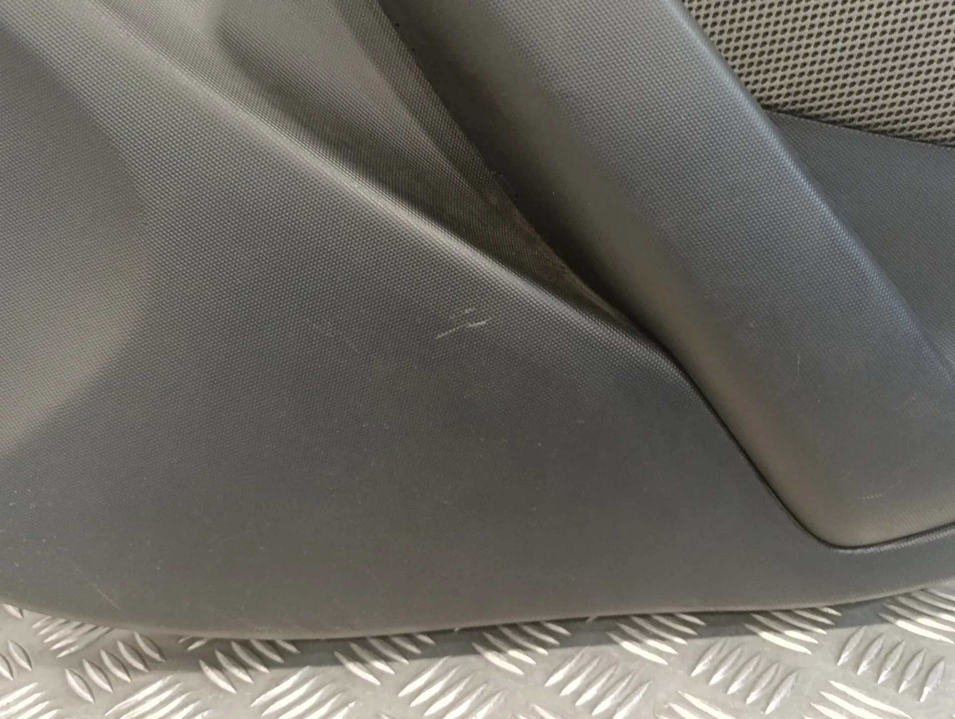 Guarnecido Puerta Trasera Derecha para Honda Jazz (Gd1/5)