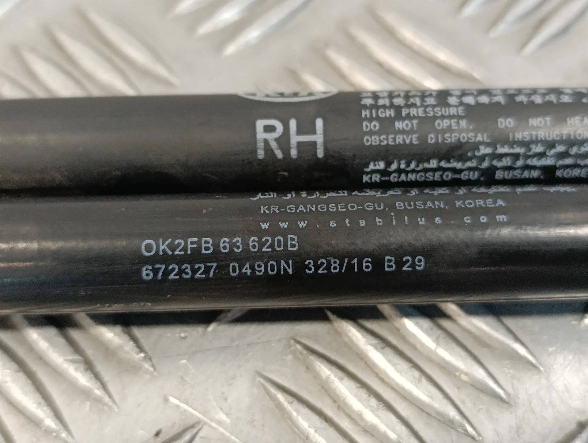 Amortiguadores Maletero / Porton para Kia Carens