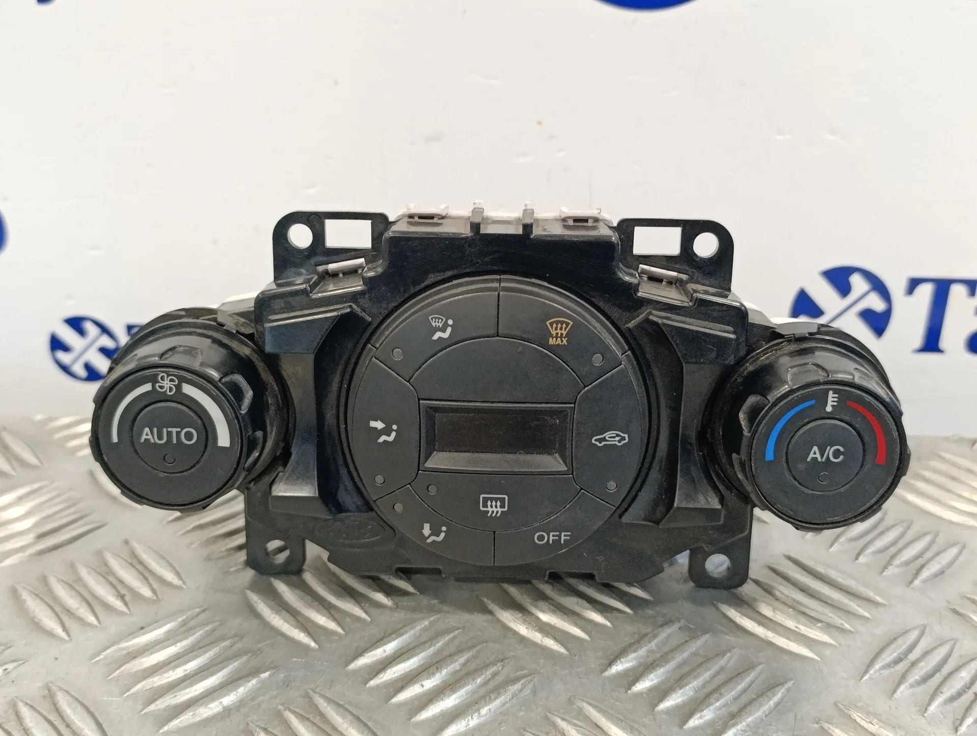 Mando Climatizador para Ford Fiesta (Cb1)