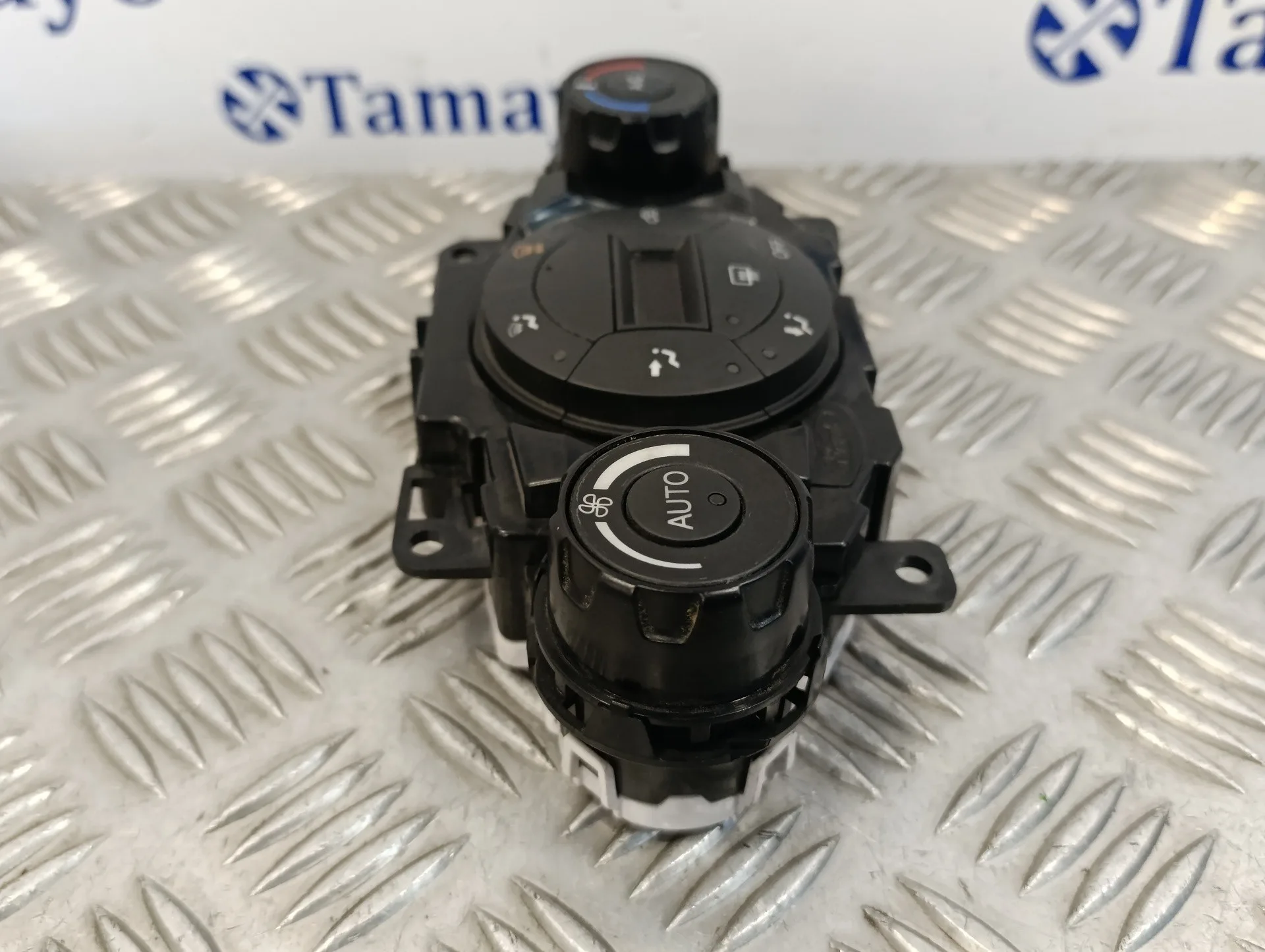 Mando Climatizador para Ford Fiesta (Cb1)