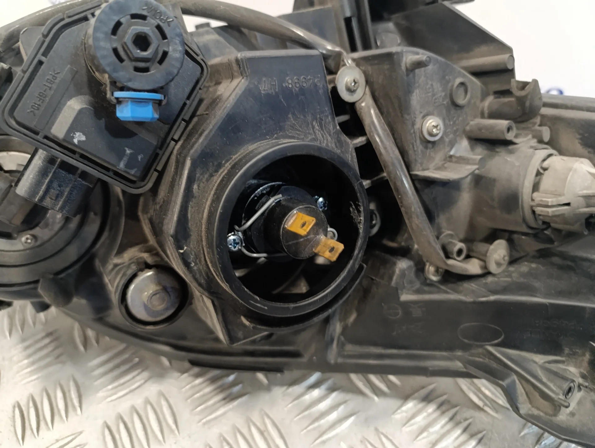Faro Izquierdo para Mazda 5 Berl. (Cr)
