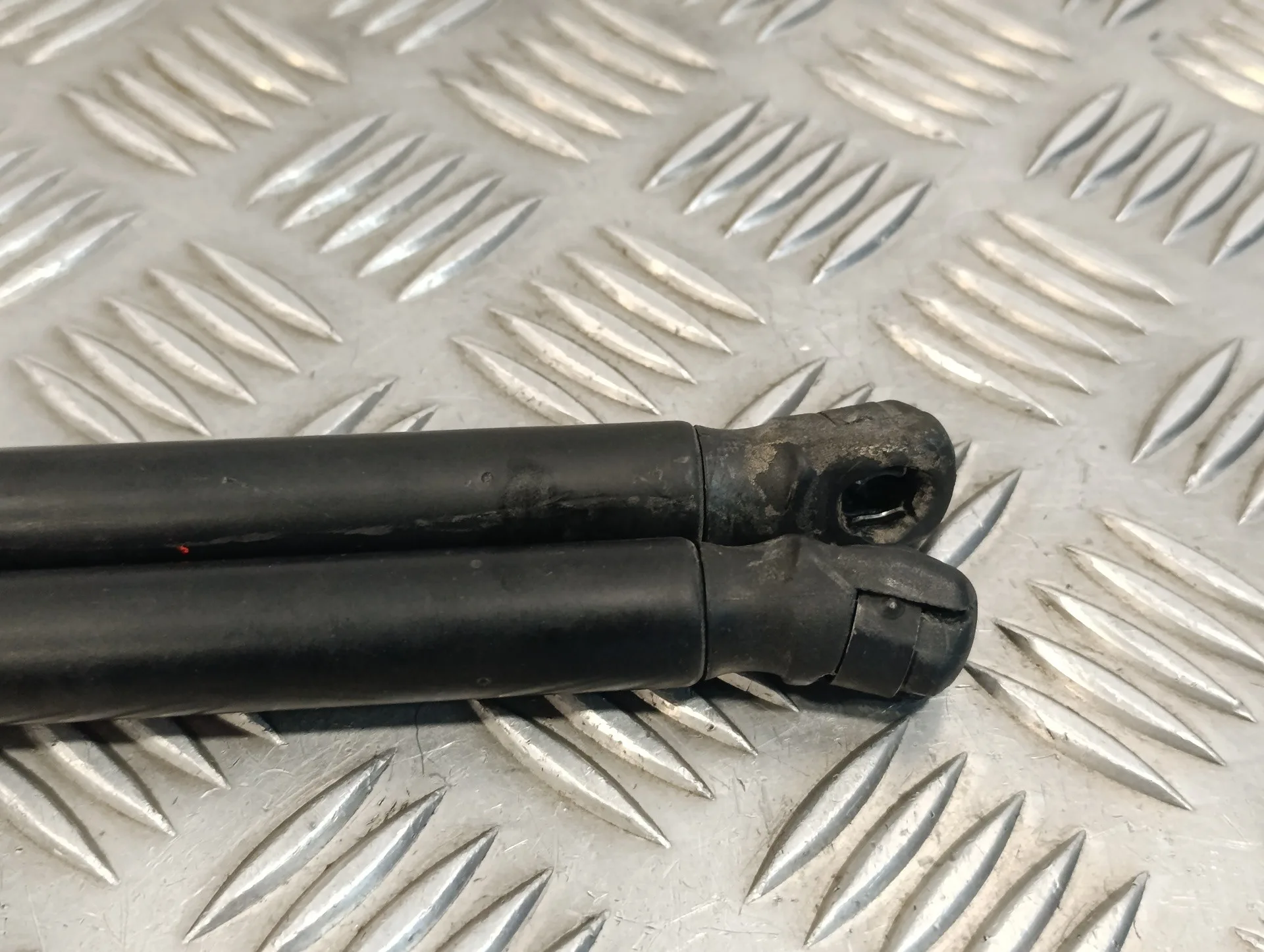 Amortiguadores Maletero / Porton para Audi A3 Sportback (8P)