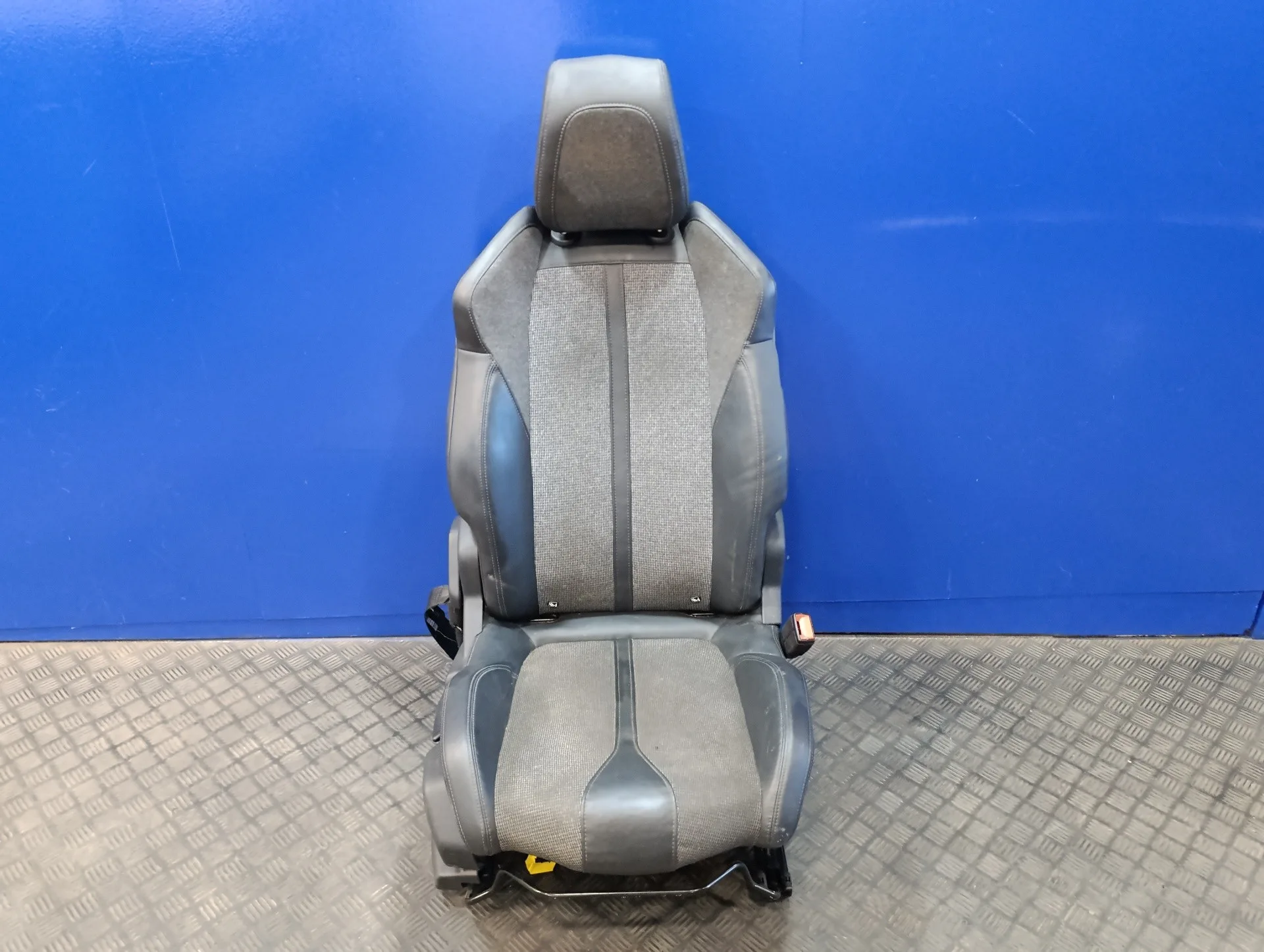 Asiento Delantero Derecho para Peugeot 3008