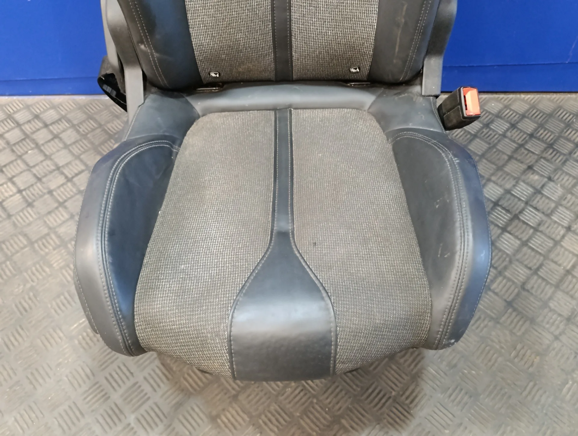 Asiento Delantero Derecho para Peugeot 3008