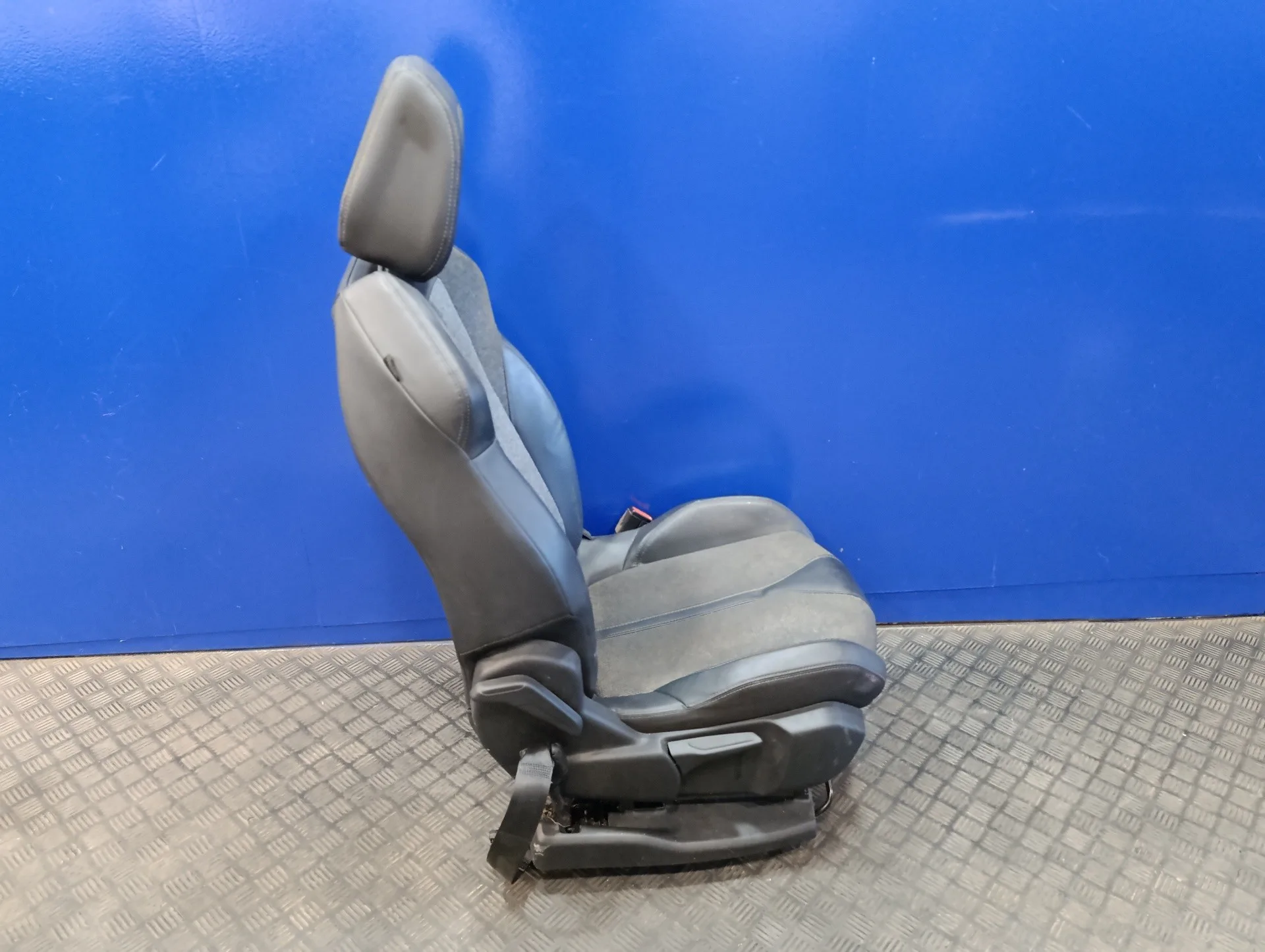 Asiento Delantero Derecho para Peugeot 3008