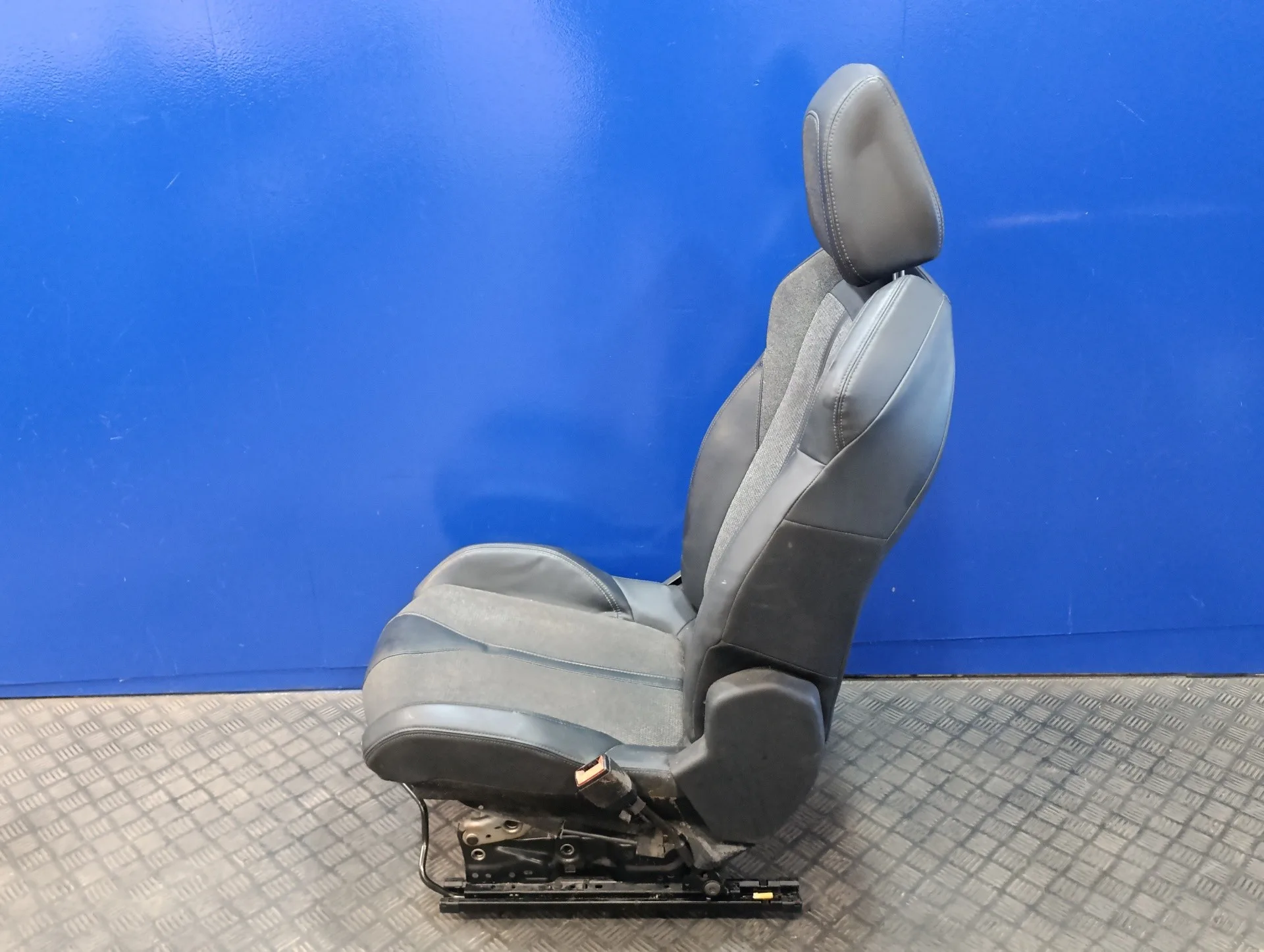 Asiento Delantero Derecho para Peugeot 3008