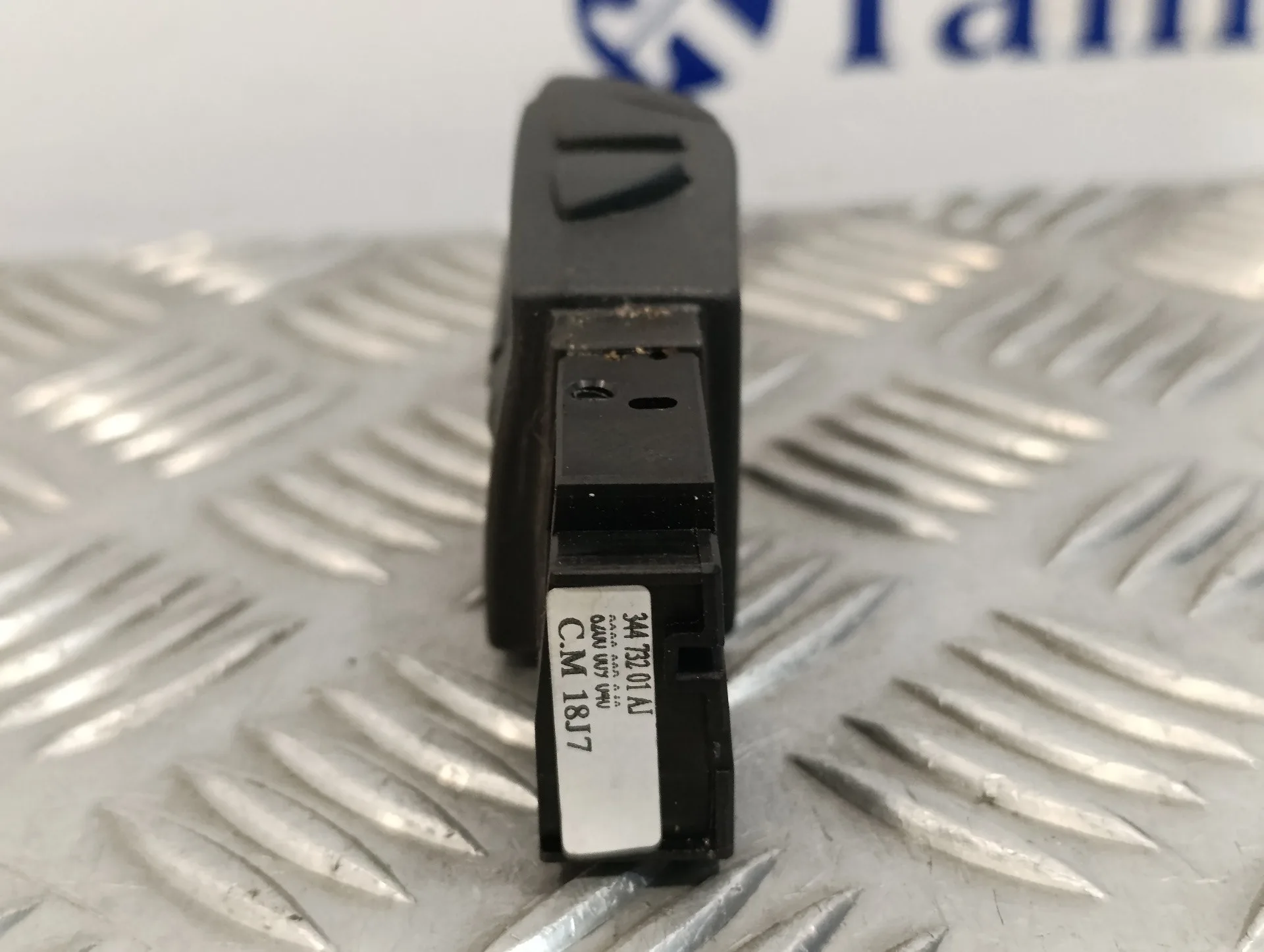 Mando Volante para Renault Trafic Caja Cerrada (Ab 4.01)