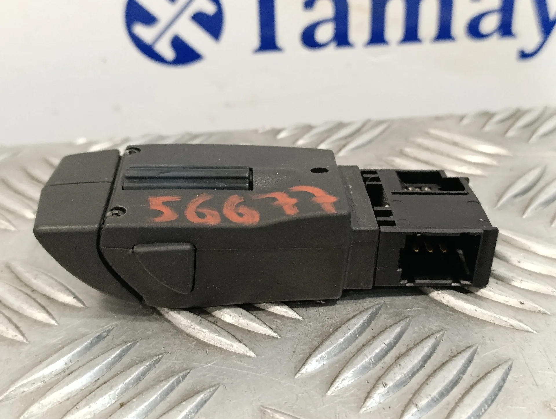 Mando Volante para Renault Trafic Caja Cerrada (Ab 4.01)