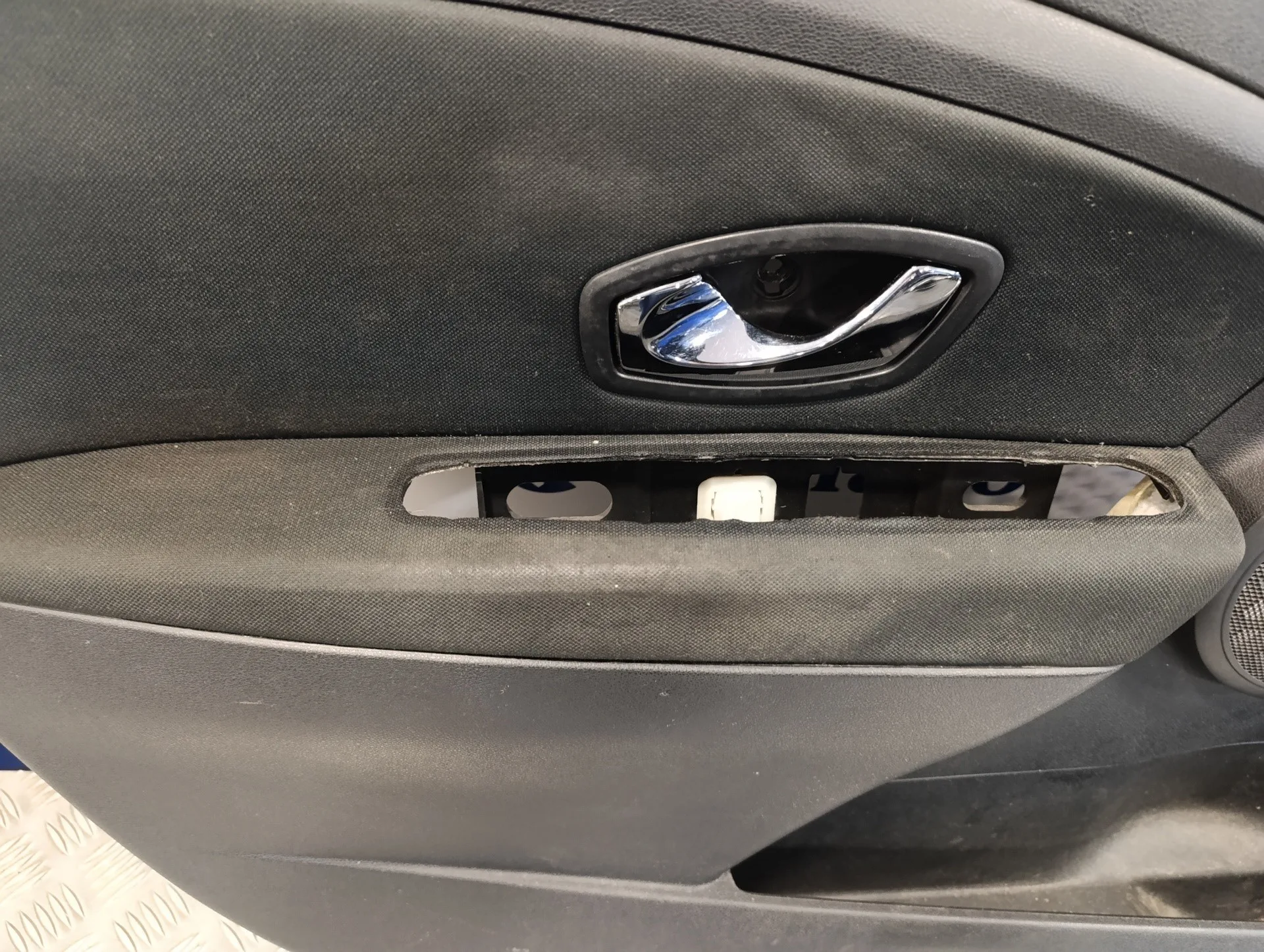 Guarnecido Puerta Delantera Izquierda para Renault Megane Iii Berlina 5 P