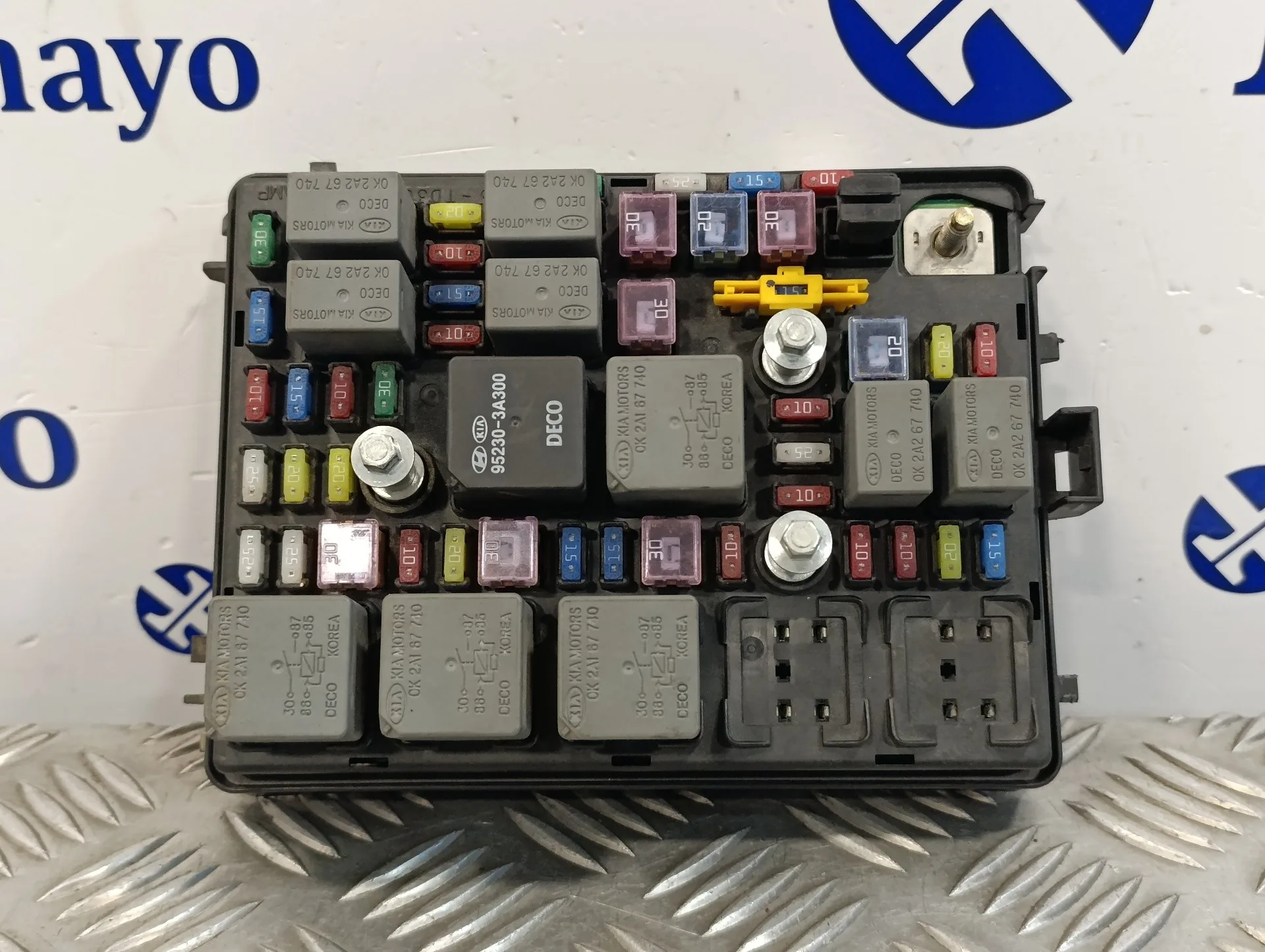 Caja Reles / Fusibles para Kia Carens