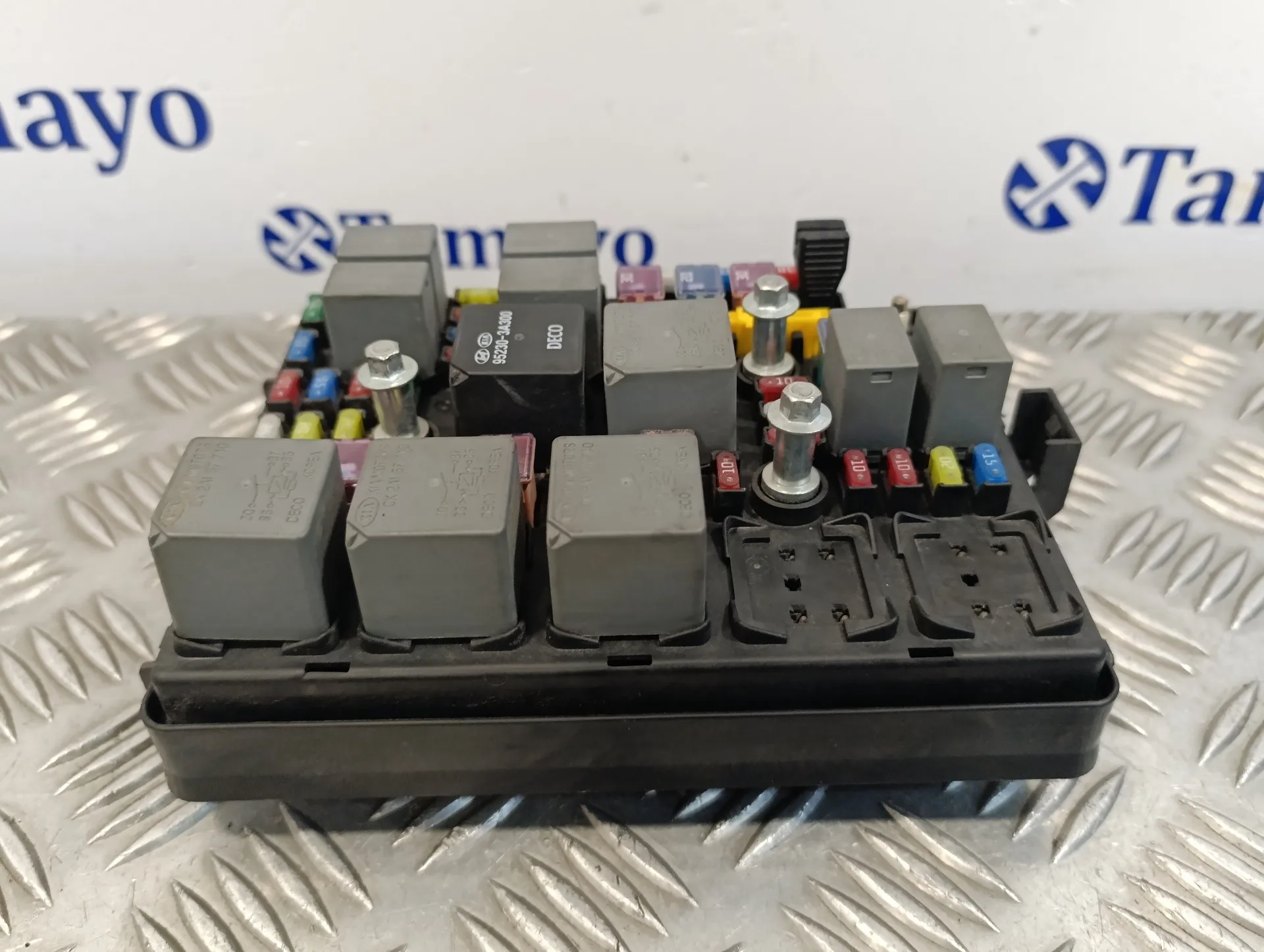 Caja Reles / Fusibles para Kia Carens