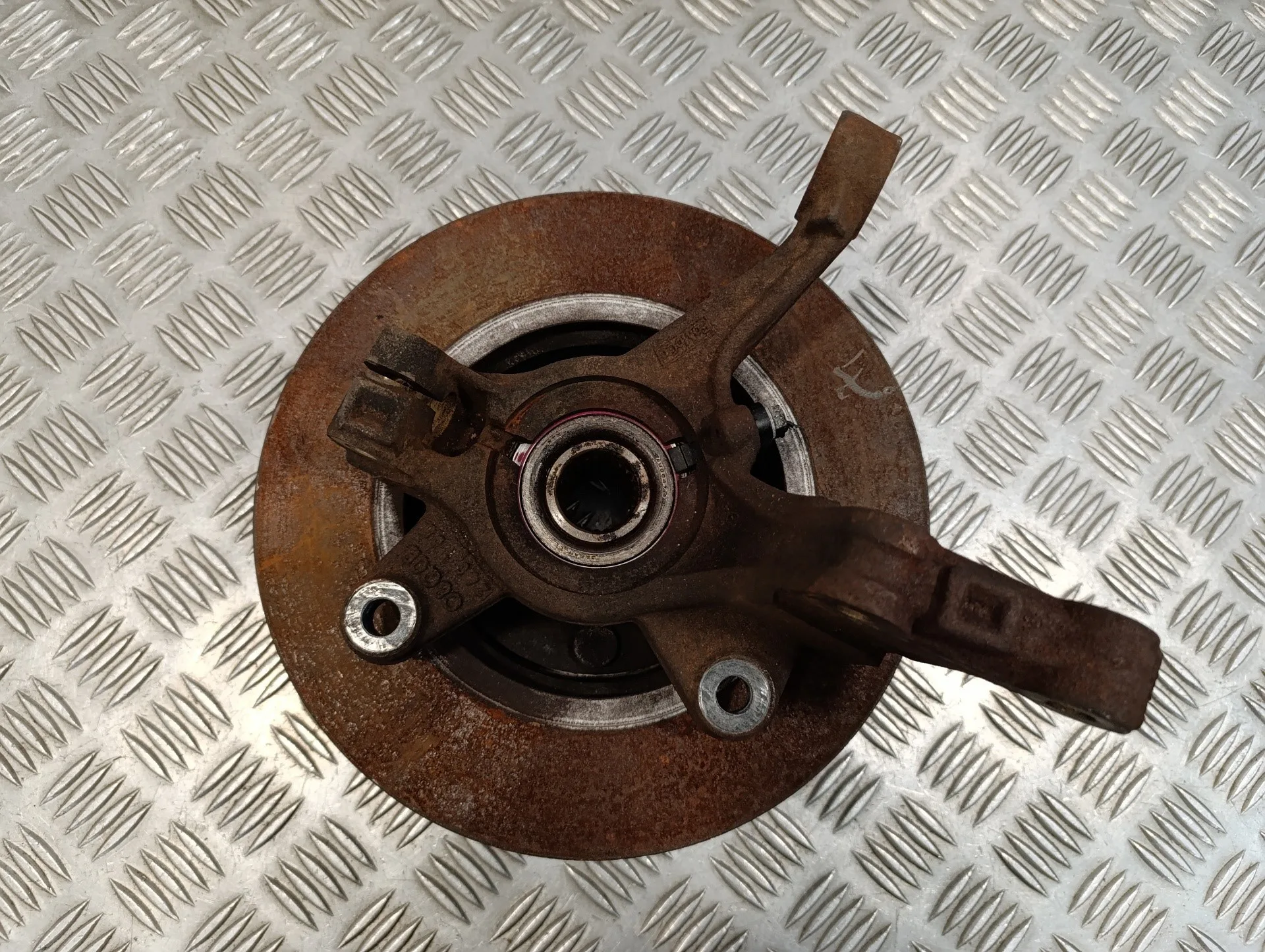 Mangueta Delantera Izquierda para Ford Fiesta (Cb1)