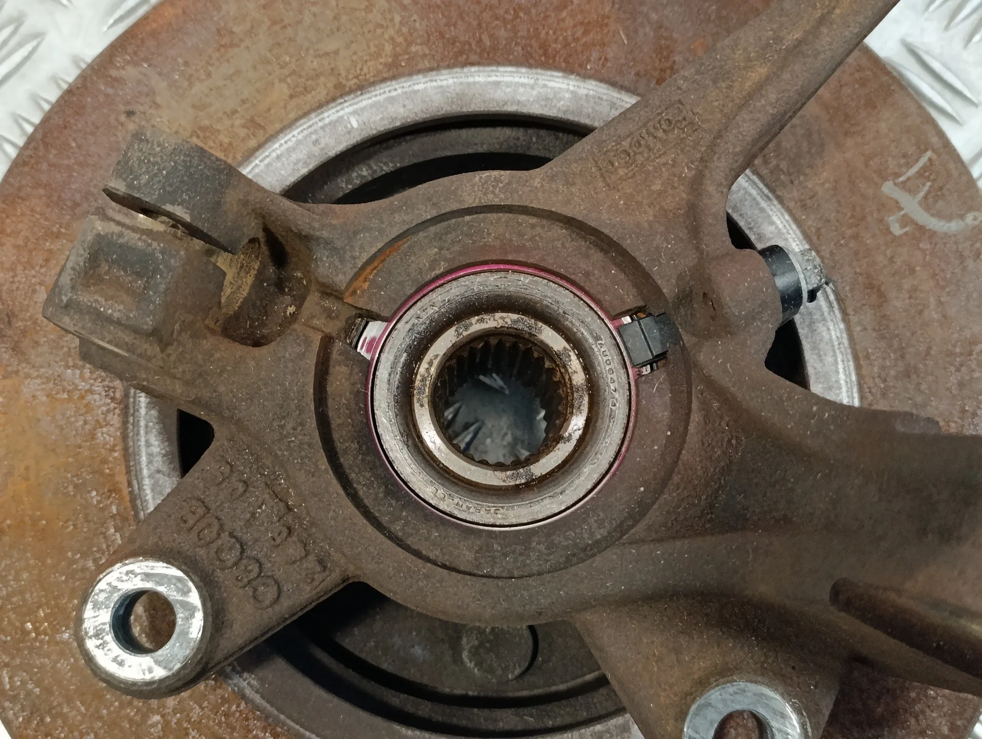 Mangueta Delantera Izquierda para Ford Fiesta (Cb1)