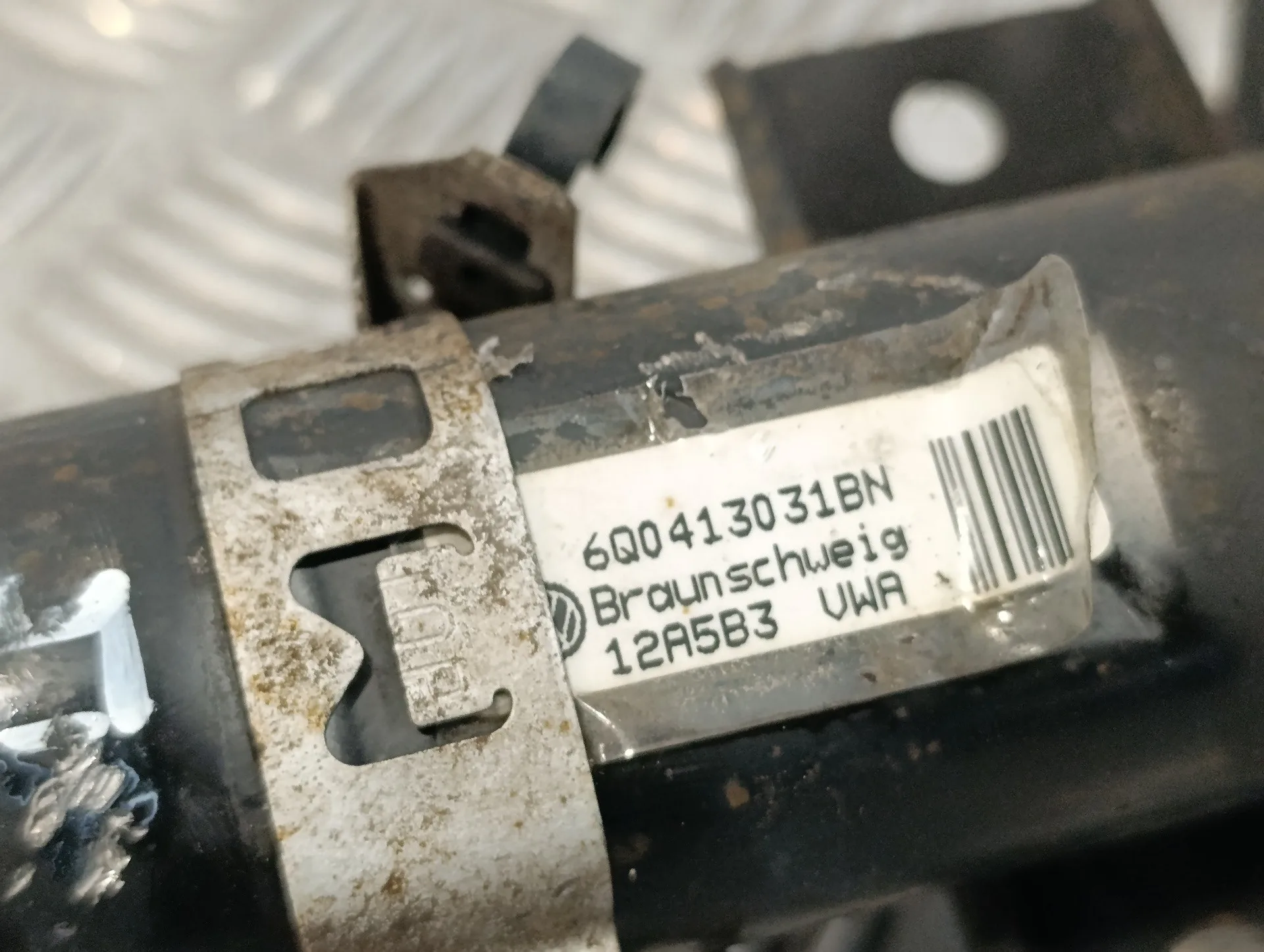 Amortiguador Delantero Derecho para Volkswagen Polo (9N1)