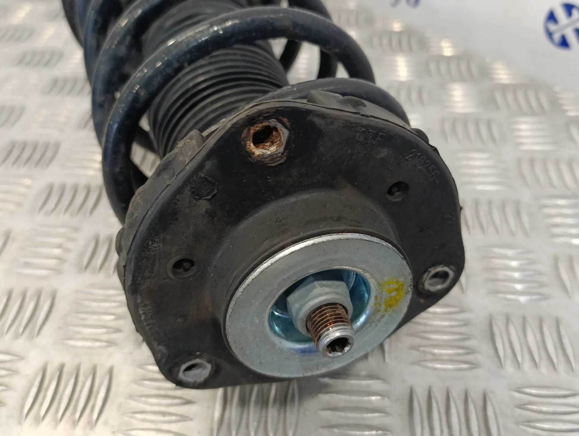 Amortiguador Delantero Derecho para Volkswagen Polo (9N1)