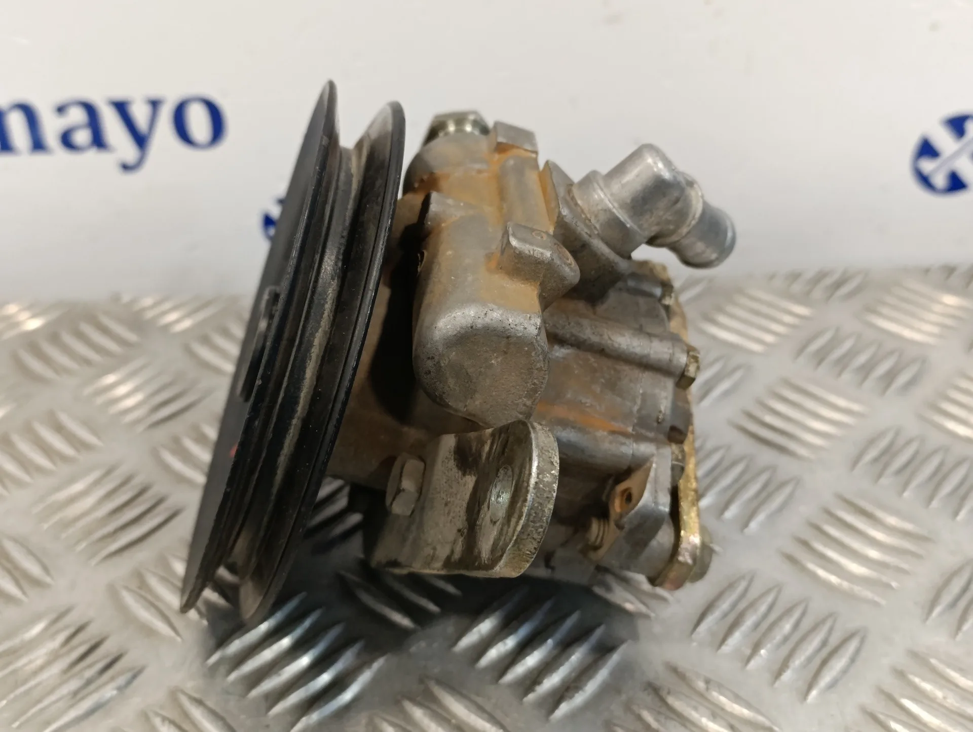Bomba Direccion para Nissan Cabstar
