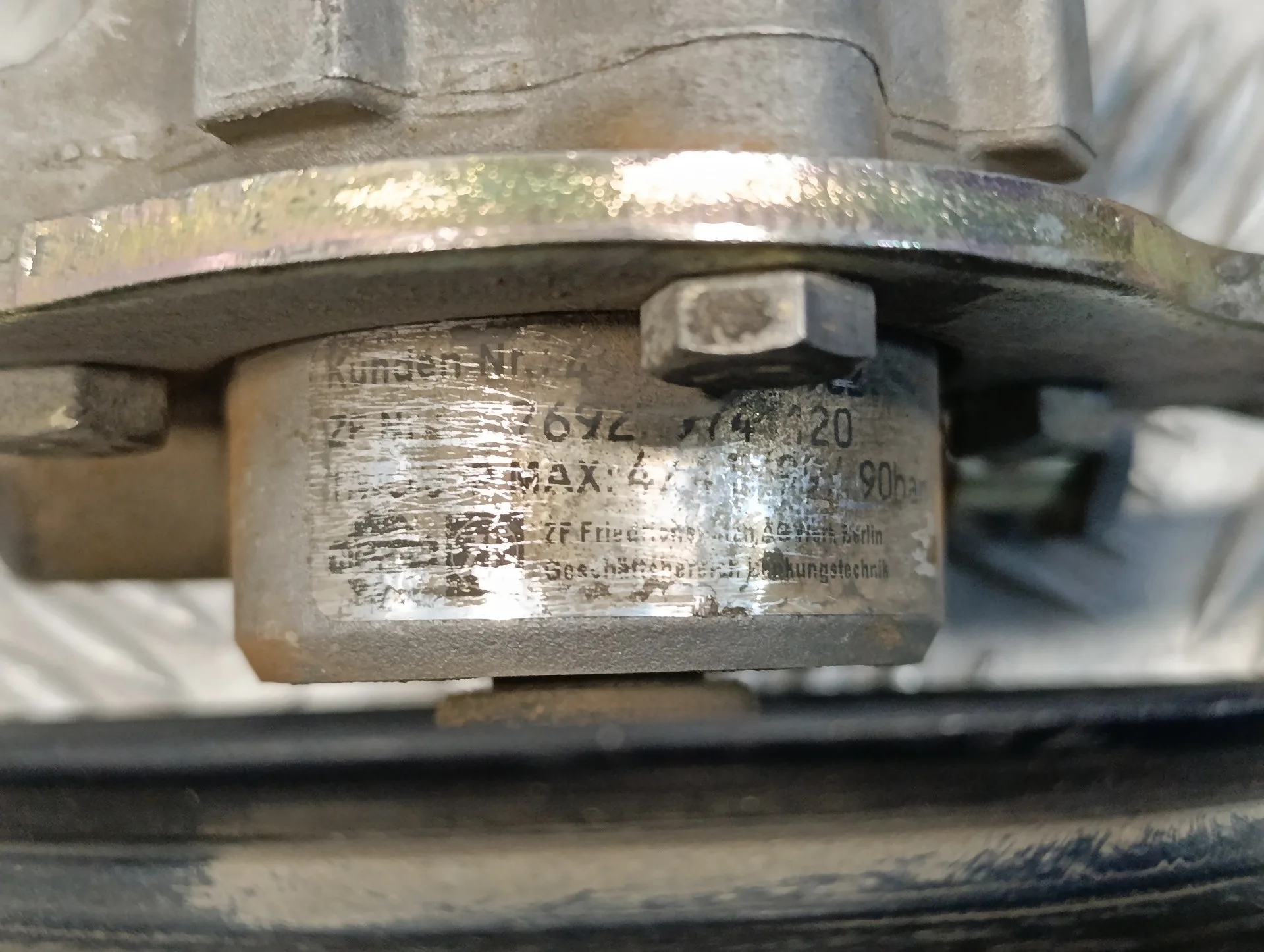 Bomba Direccion para Nissan Cabstar