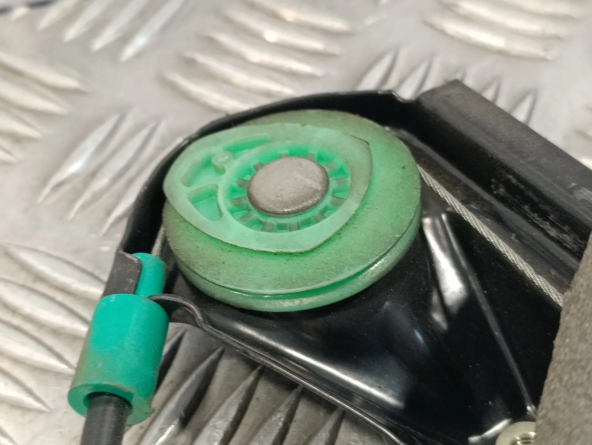 Elevalunas Delantero Derecho para Ford Focus Berlina (Cak)