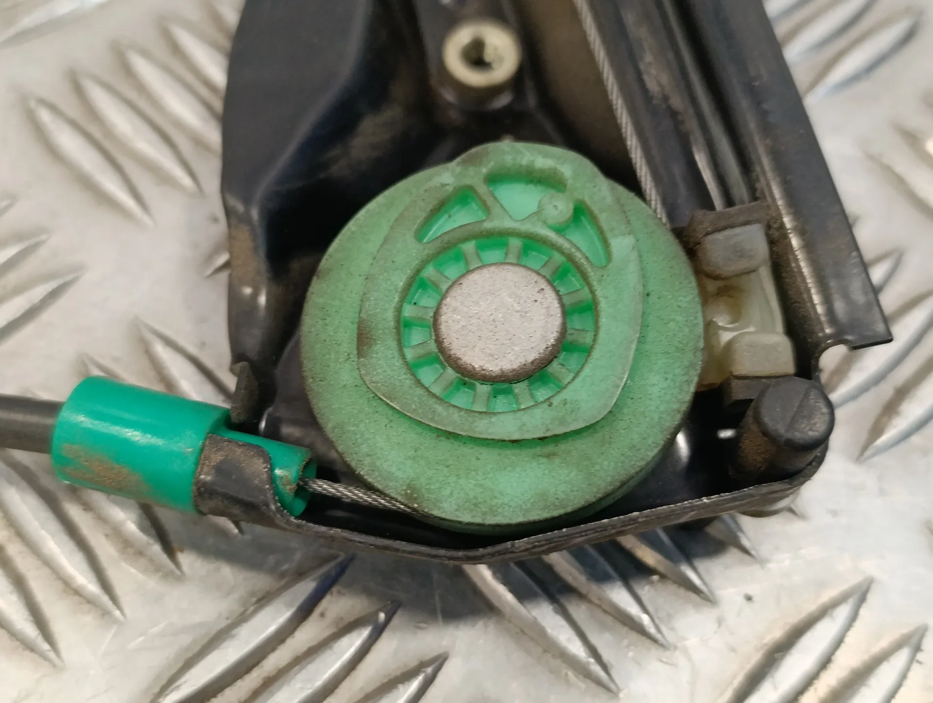 Elevalunas Delantero Derecho para Ford Focus Berlina (Cak)