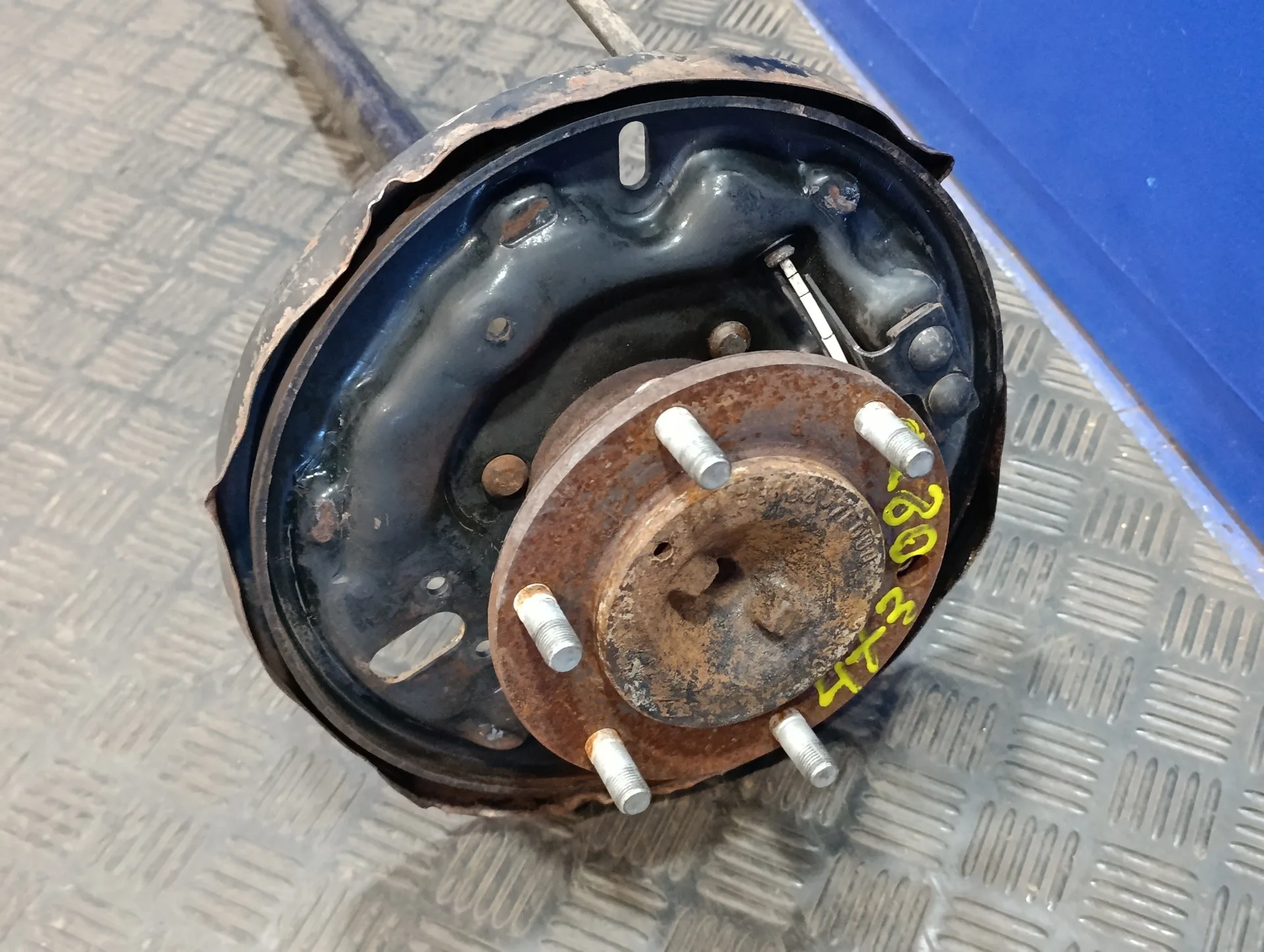 Mangueta Trasera Derecha para Nissan Terrano/Terrano.ii (R20)
