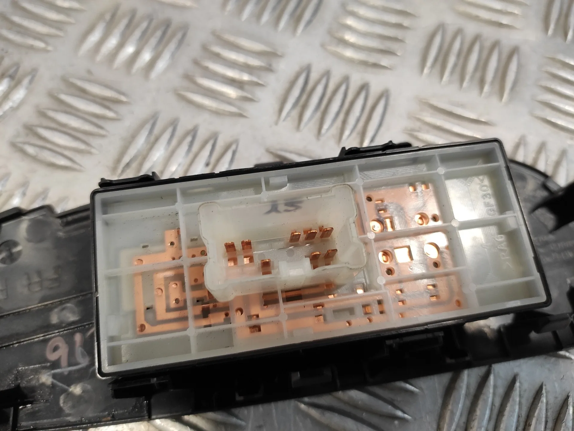 Mando Elevalunas Delantero Derecho para Nissan Qashqai (J11)