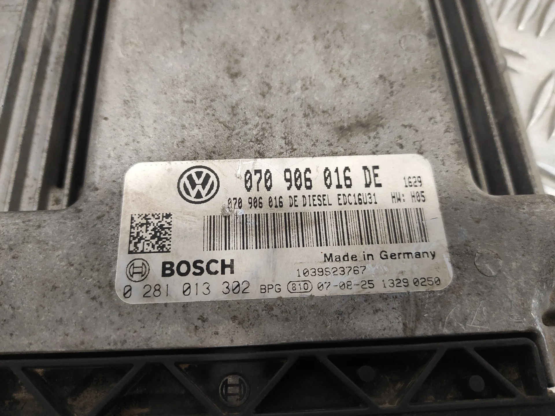 Centralita Motor Uce para Volkswagen Touareg (7L6)
