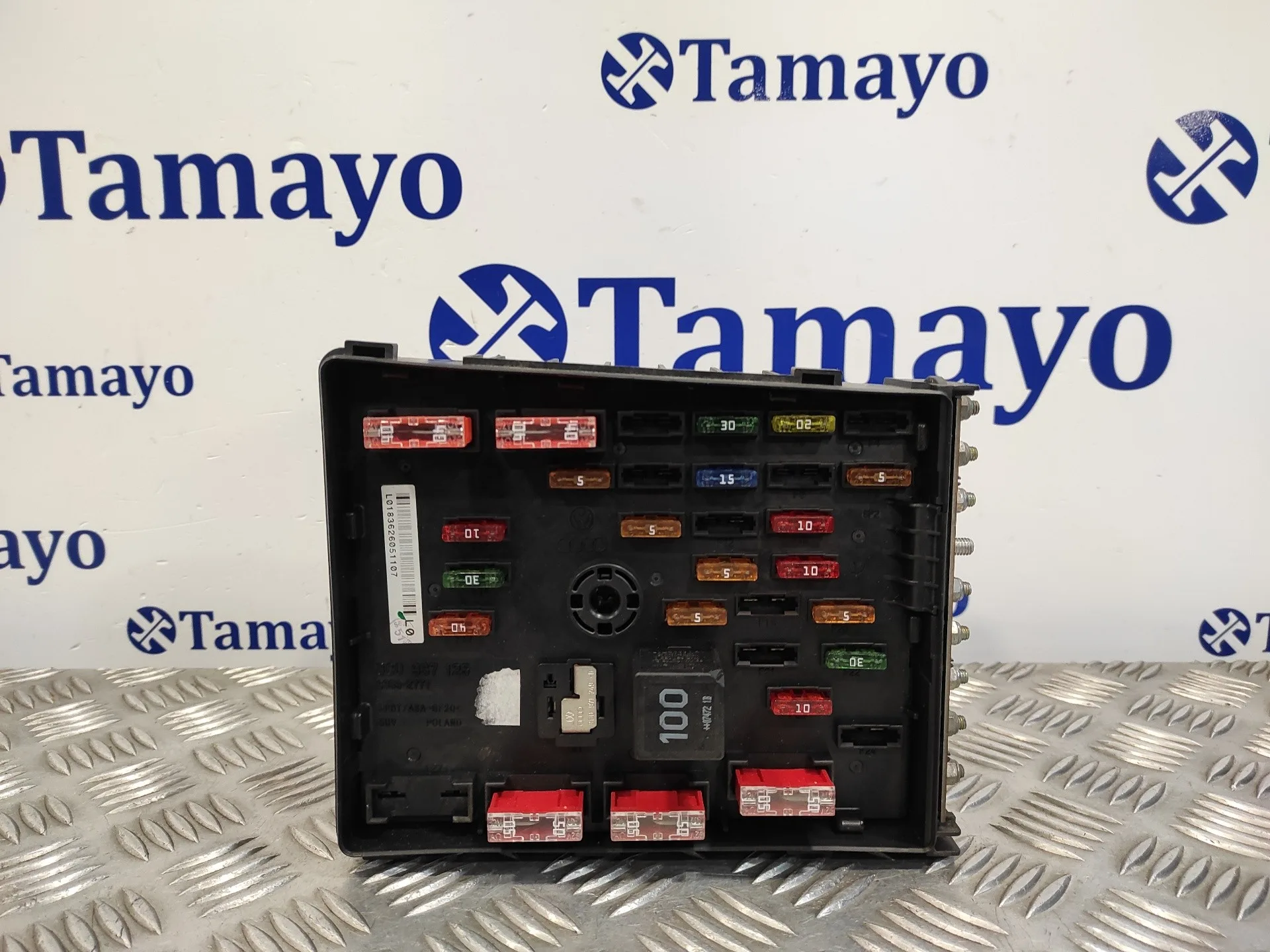 Caja Reles / Fusibles para Volkswagen Passat Berlina (3C2)