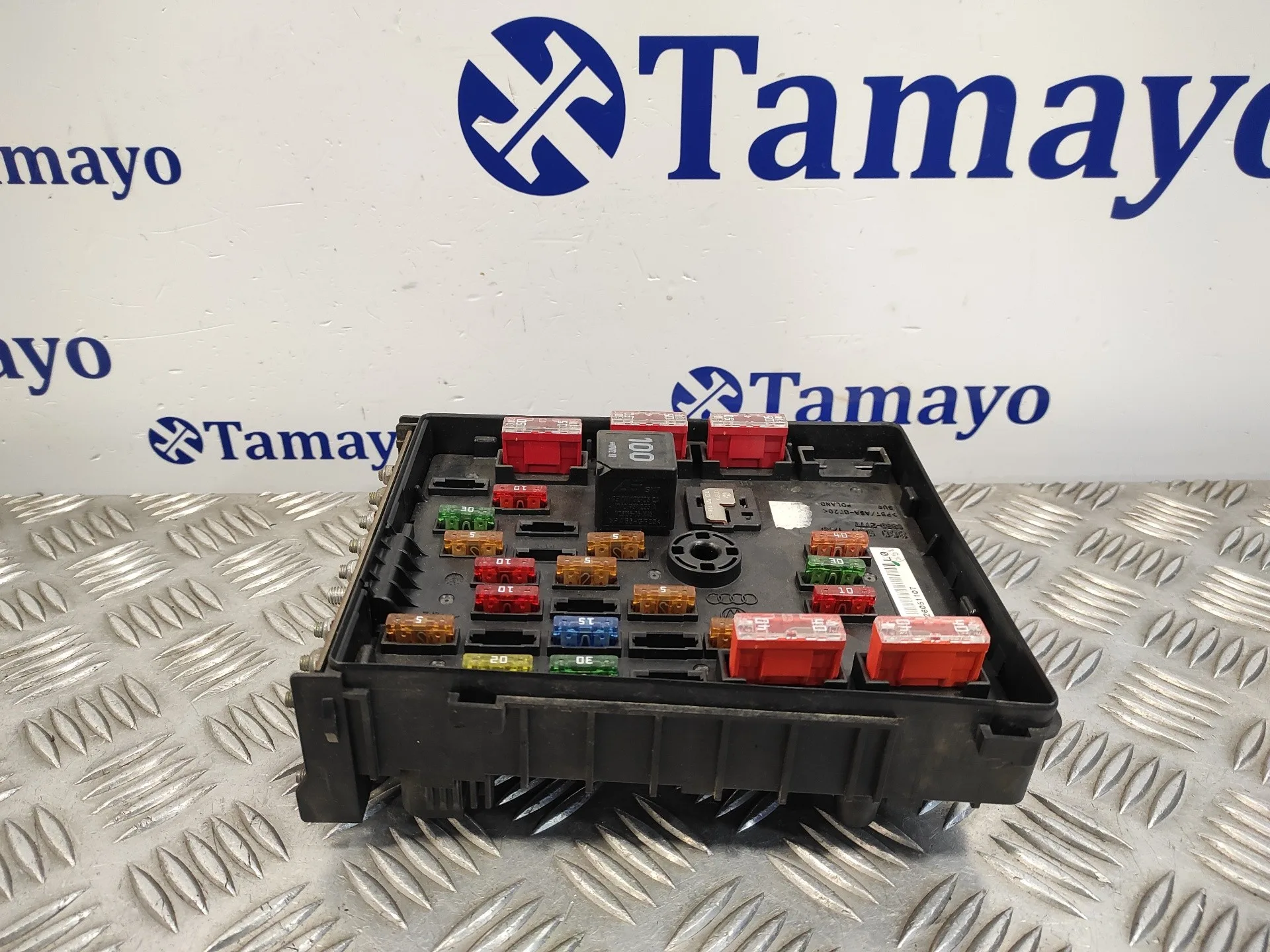 Caja Reles / Fusibles para Volkswagen Passat Berlina (3C2)