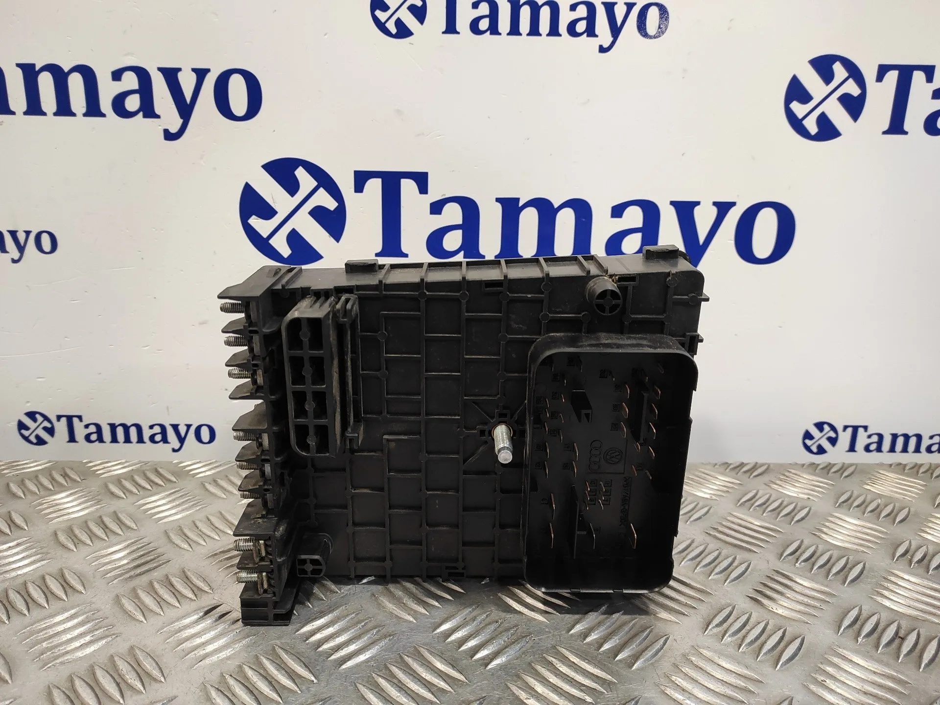 Caja Reles / Fusibles para Volkswagen Passat Berlina (3C2)