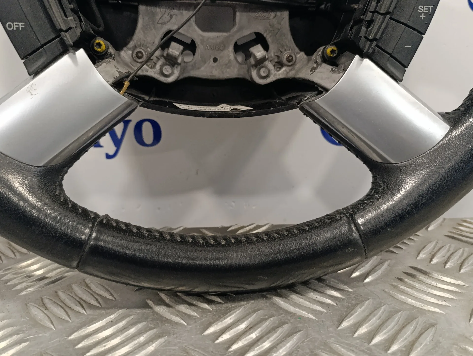 Volante para Ford C-Max (Cb3)