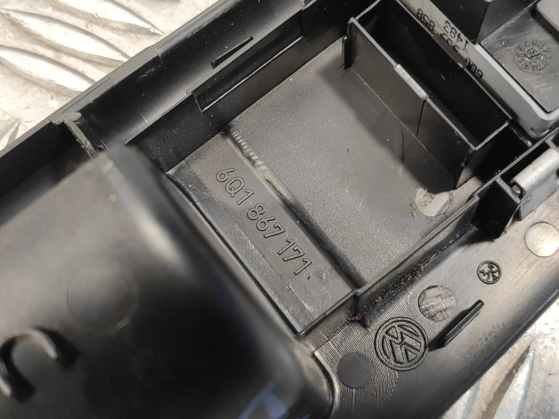 Mando Elevalunas Delantero Izquierdo para Volkswagen Polo (9N1)