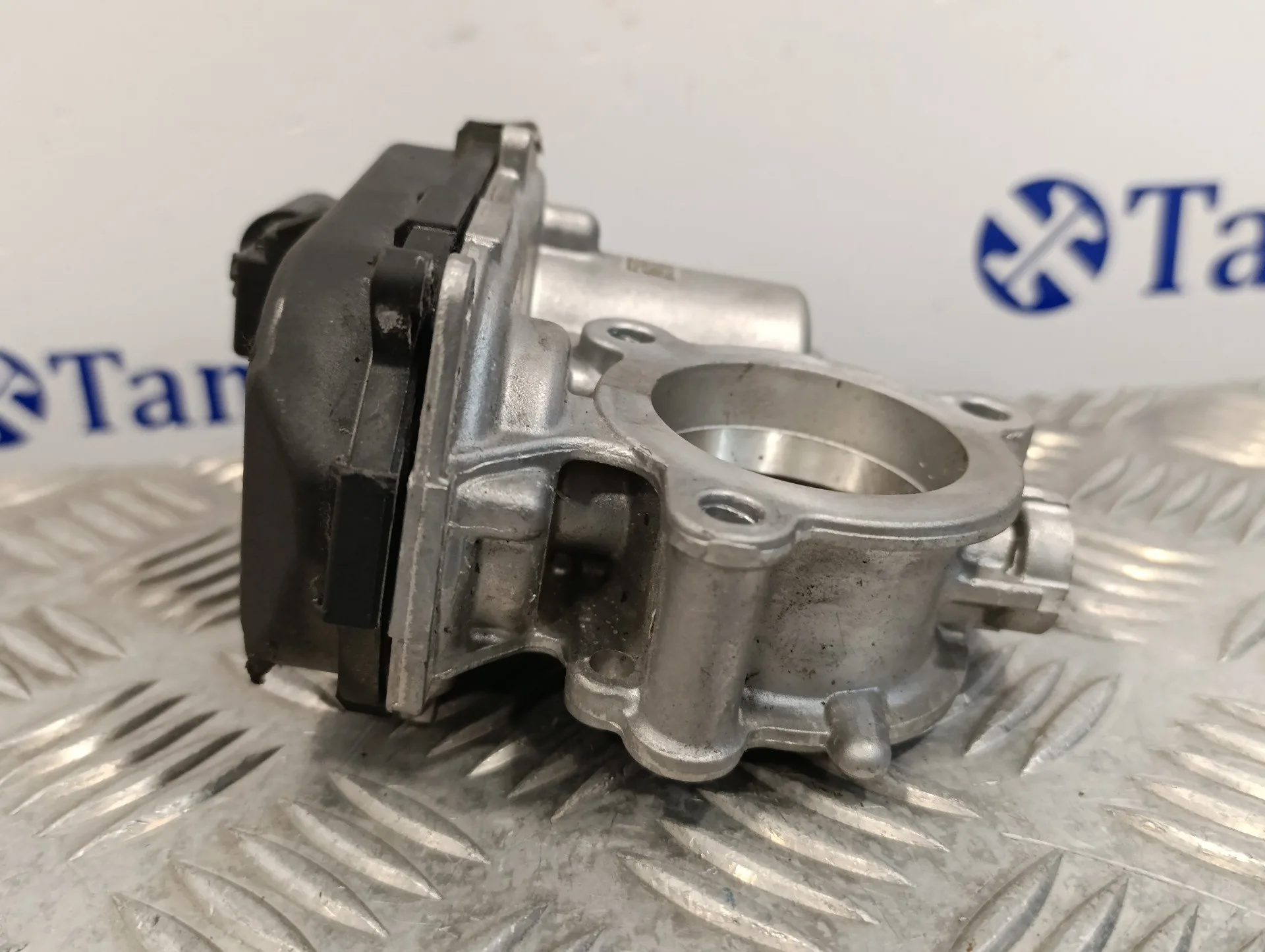 Caja Mariposa para Volkswagen Polo