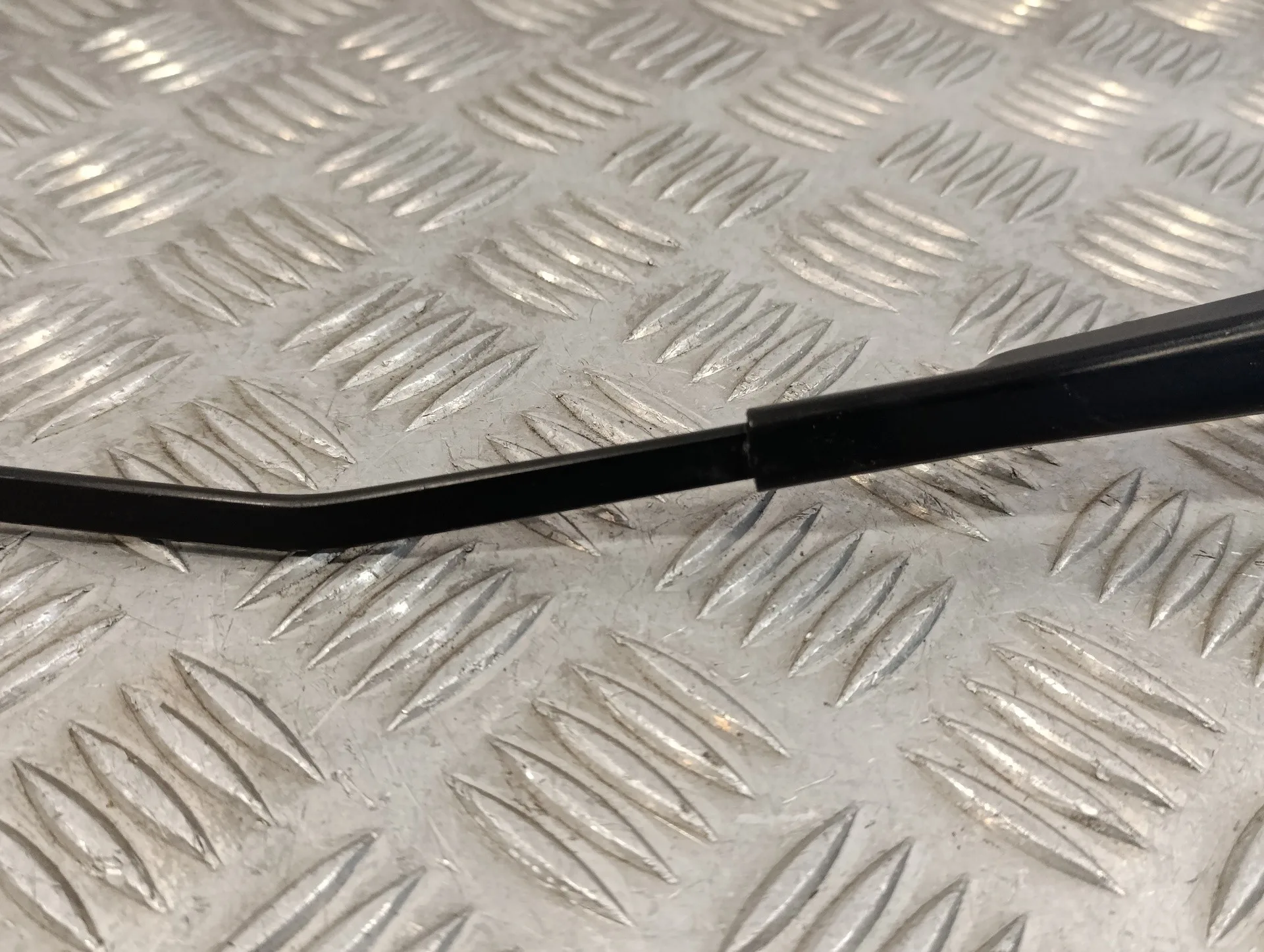 Brazo Limpia Delantero Derecho para Volkswagen Polo