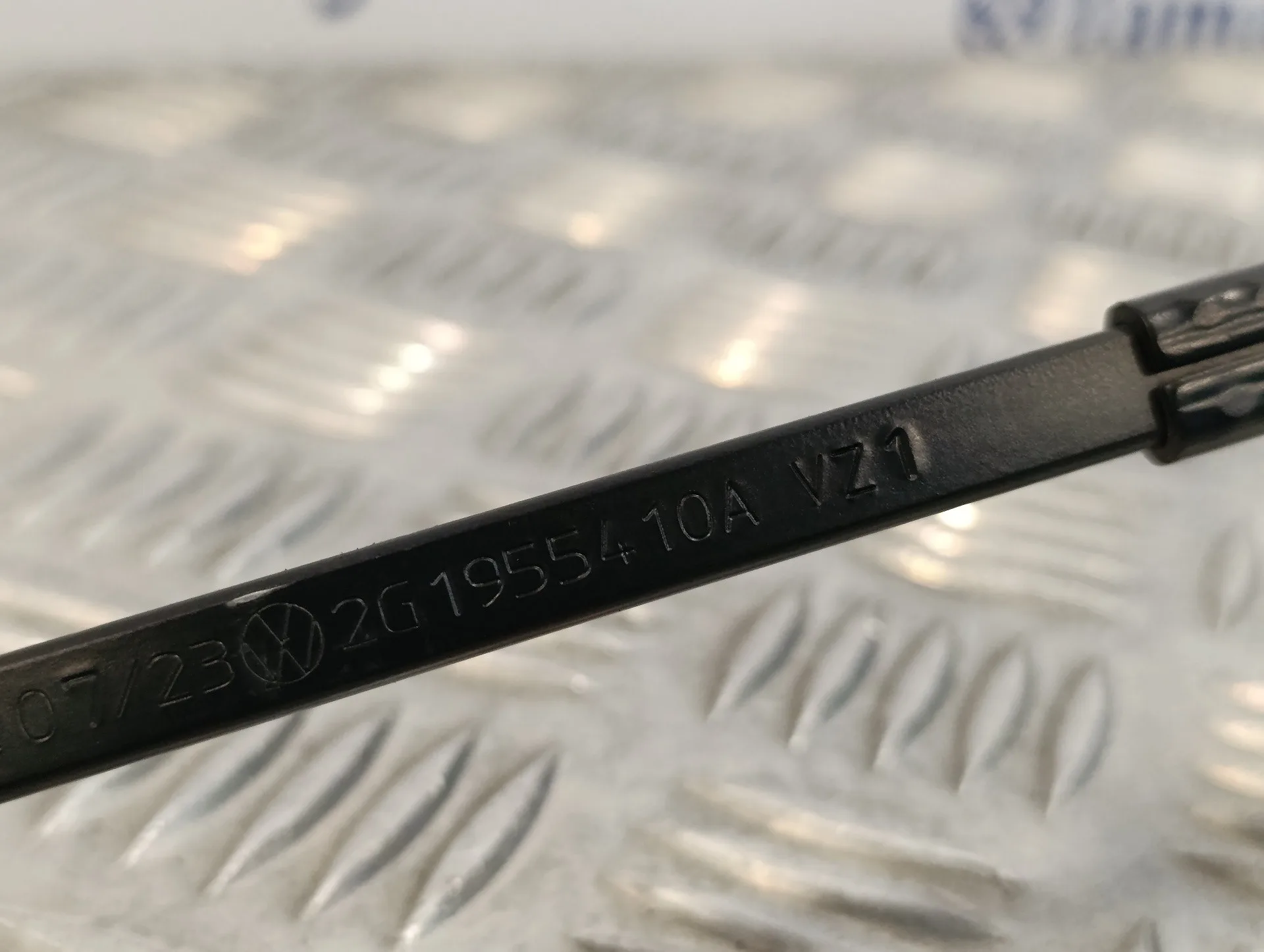 Brazo Limpia Delantero Derecho para Volkswagen Polo
